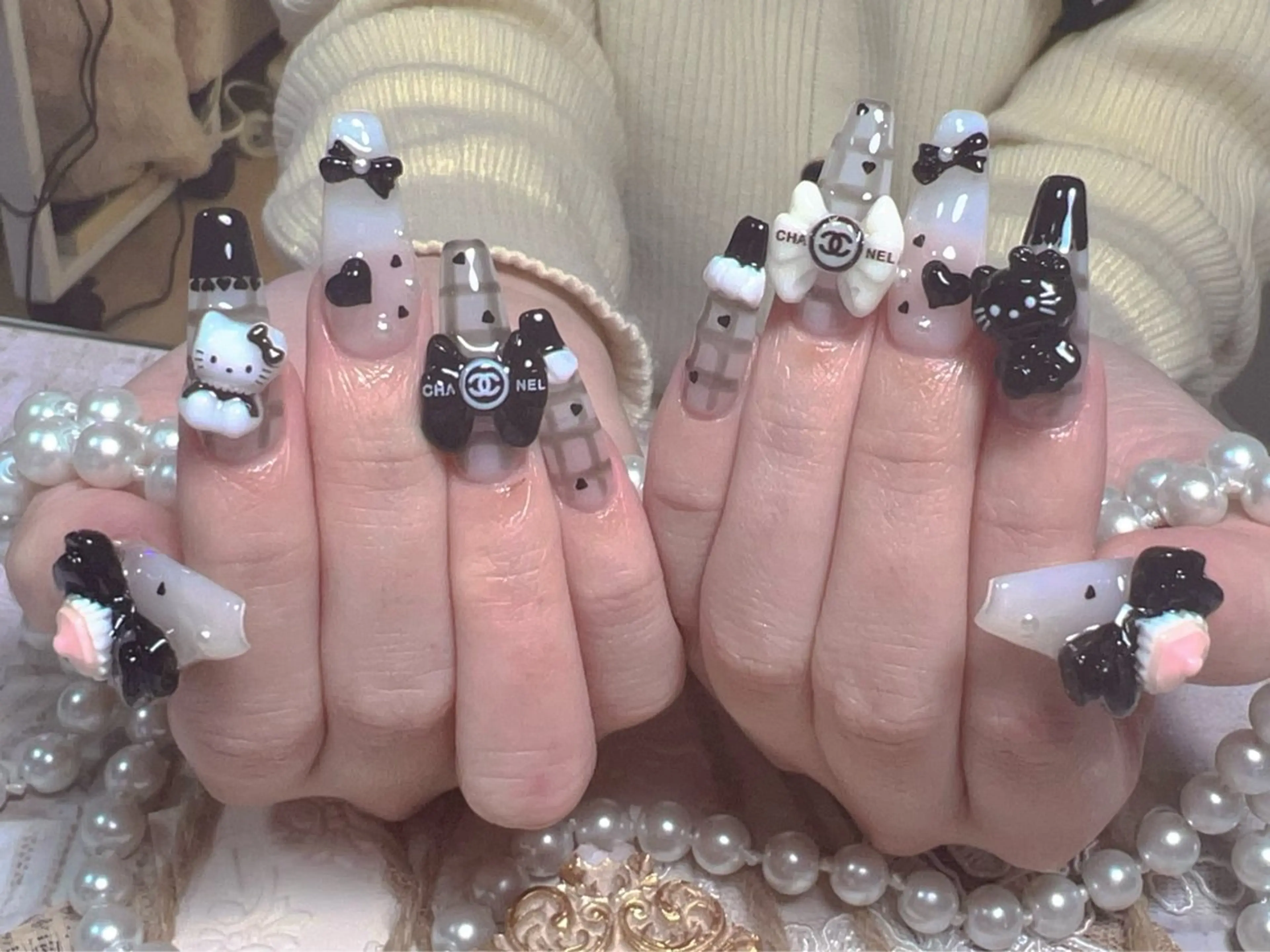 ネイル MOA NAIL所属・MoaNail🫶 Yoshiのネイルデザイン
