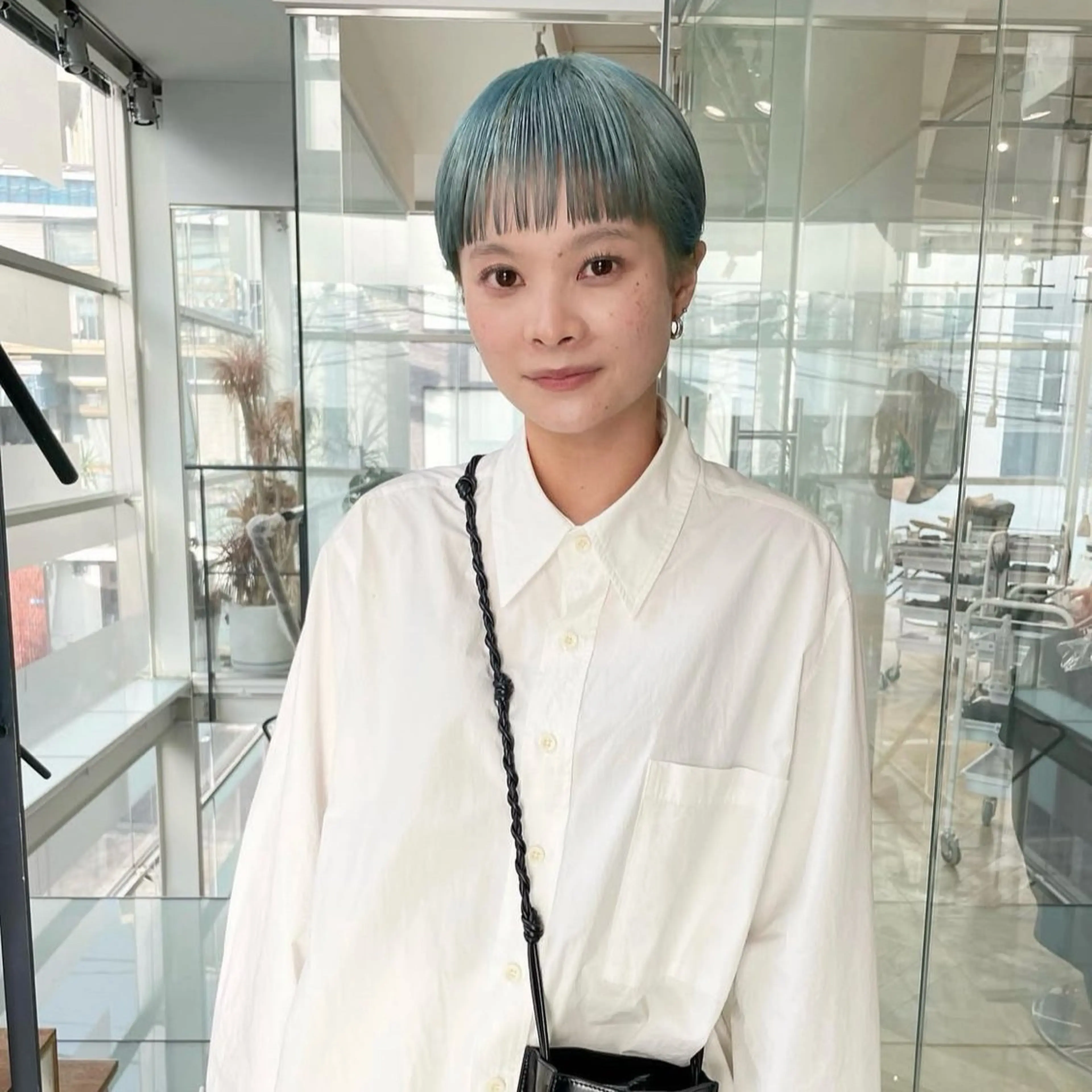 ショート カラー VISION   aoyama所属・かがやしづ ⭐️ハイトーンのヘアスタイル