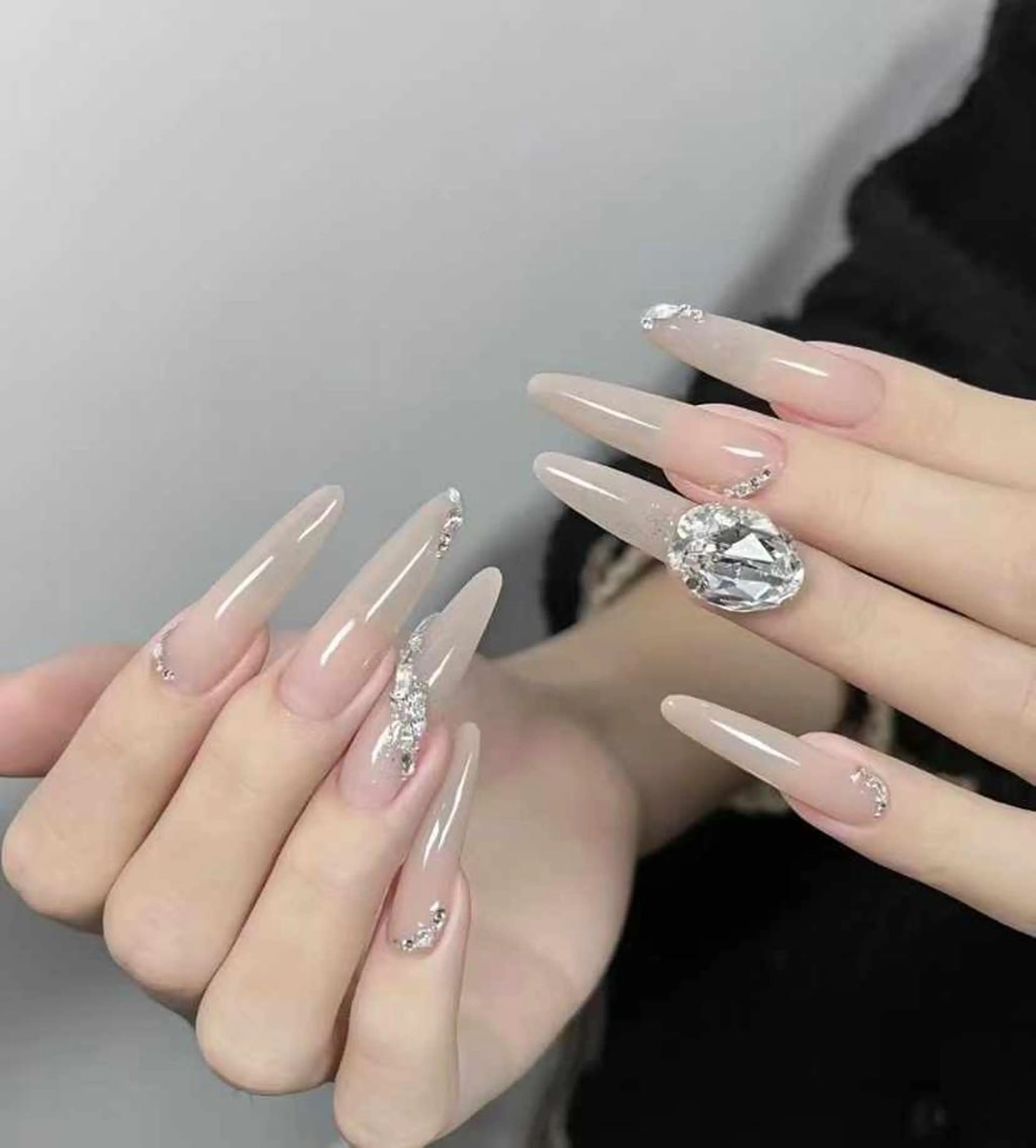 ネイル VIVIAN リサのネイルデザイン