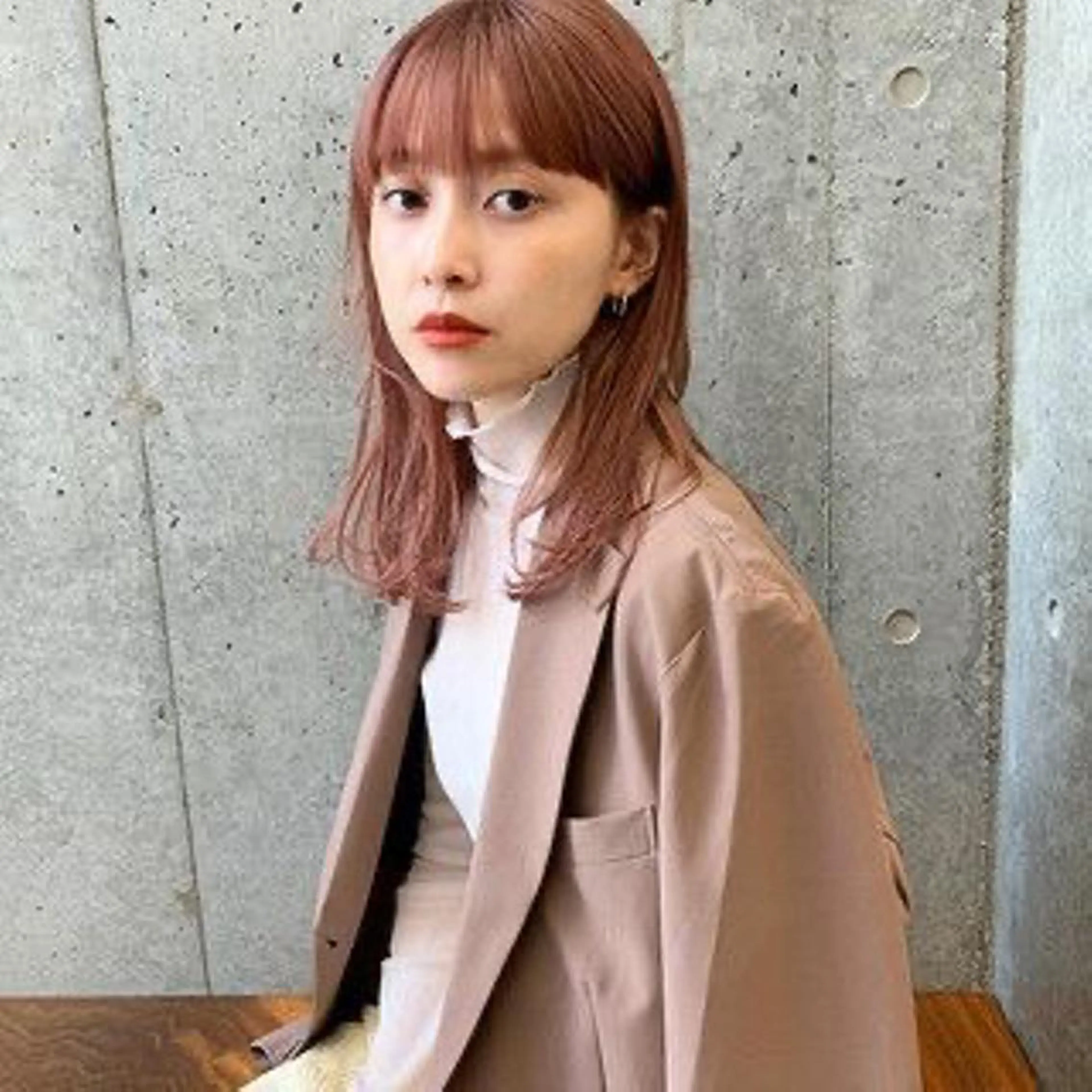 ミディアム カラー ベージュカラー ピンクカラー ピンクベージュ Hair Muse'e所属・永富 那於のヘアスタイル