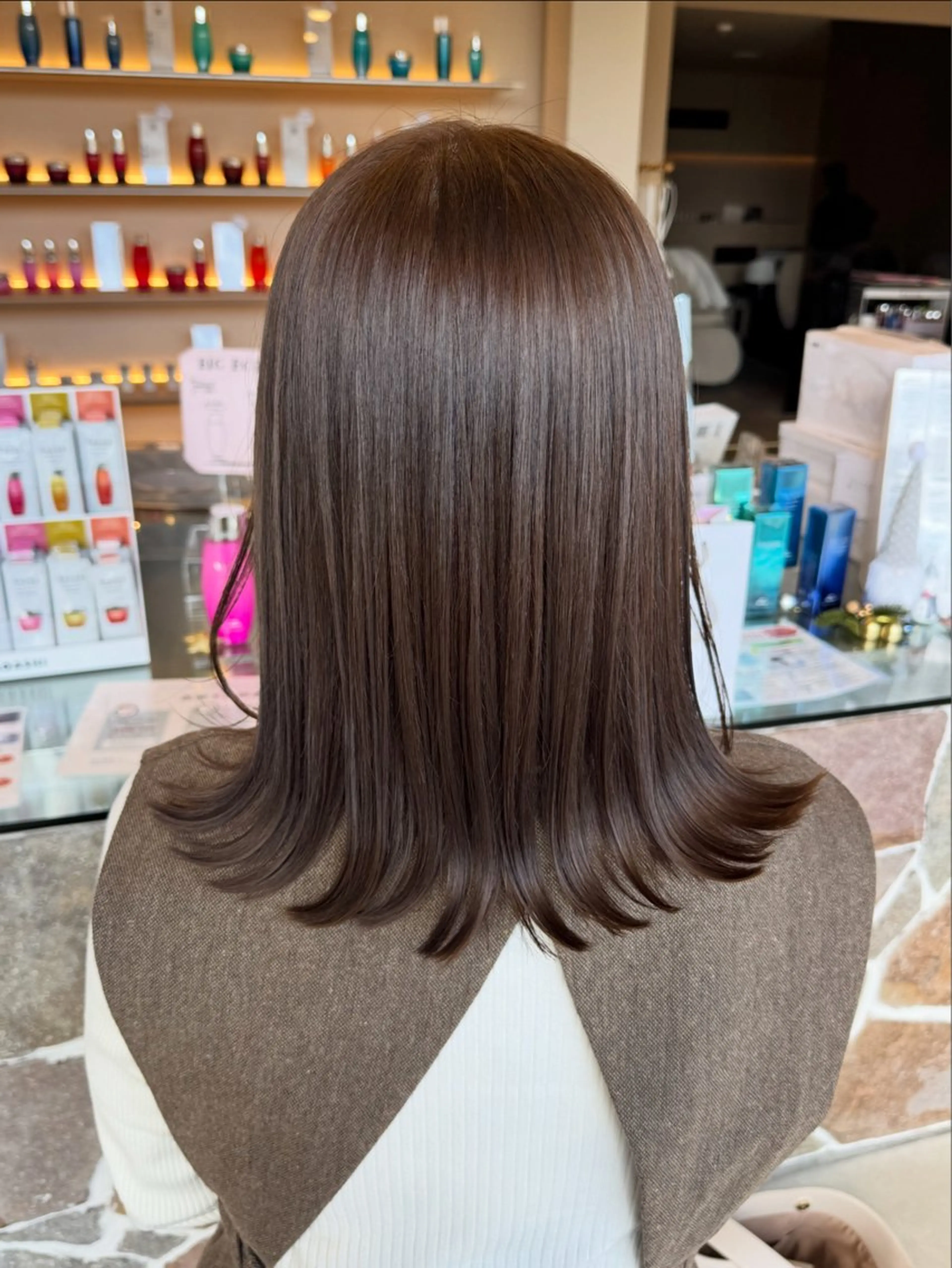 ミディアム カット ヘアカラー トリートメント 岸田莉奈/ ゆるふわ/ナチュラルのヘアスタイル