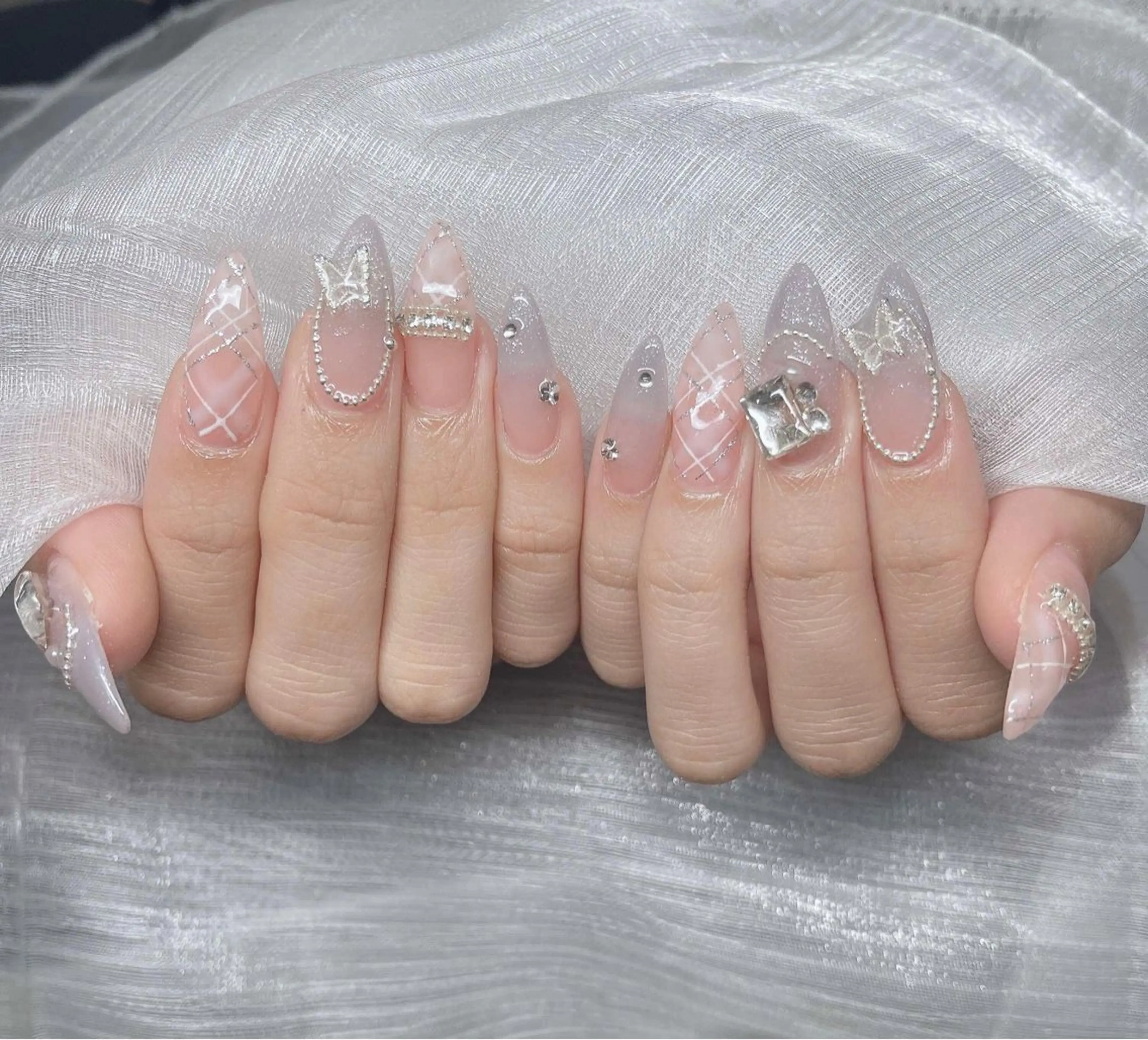 ネイル ハンドネイル Lee Nailsのネイルデザイン
