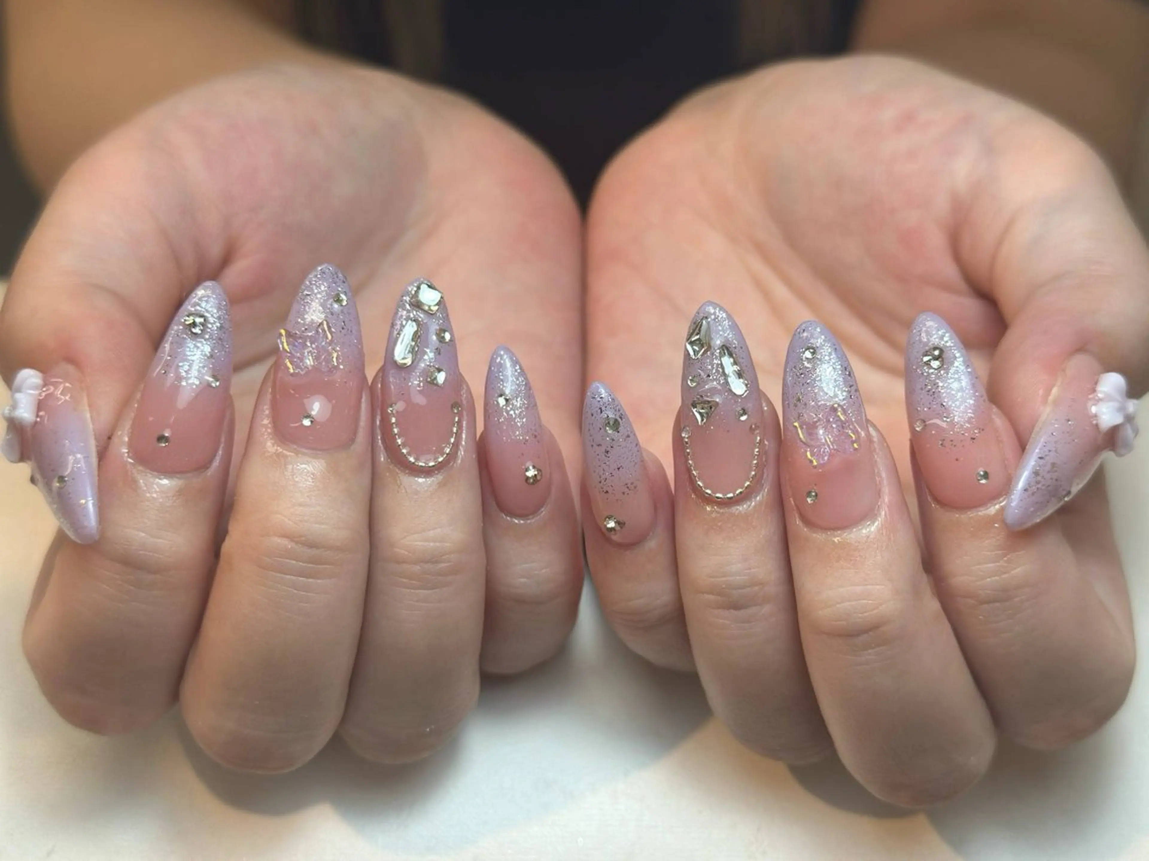 ネイル グラデーション キラキラネイル ワンカラーネイル 冬ネイル Jenn Nail Salonのネイルデザイン