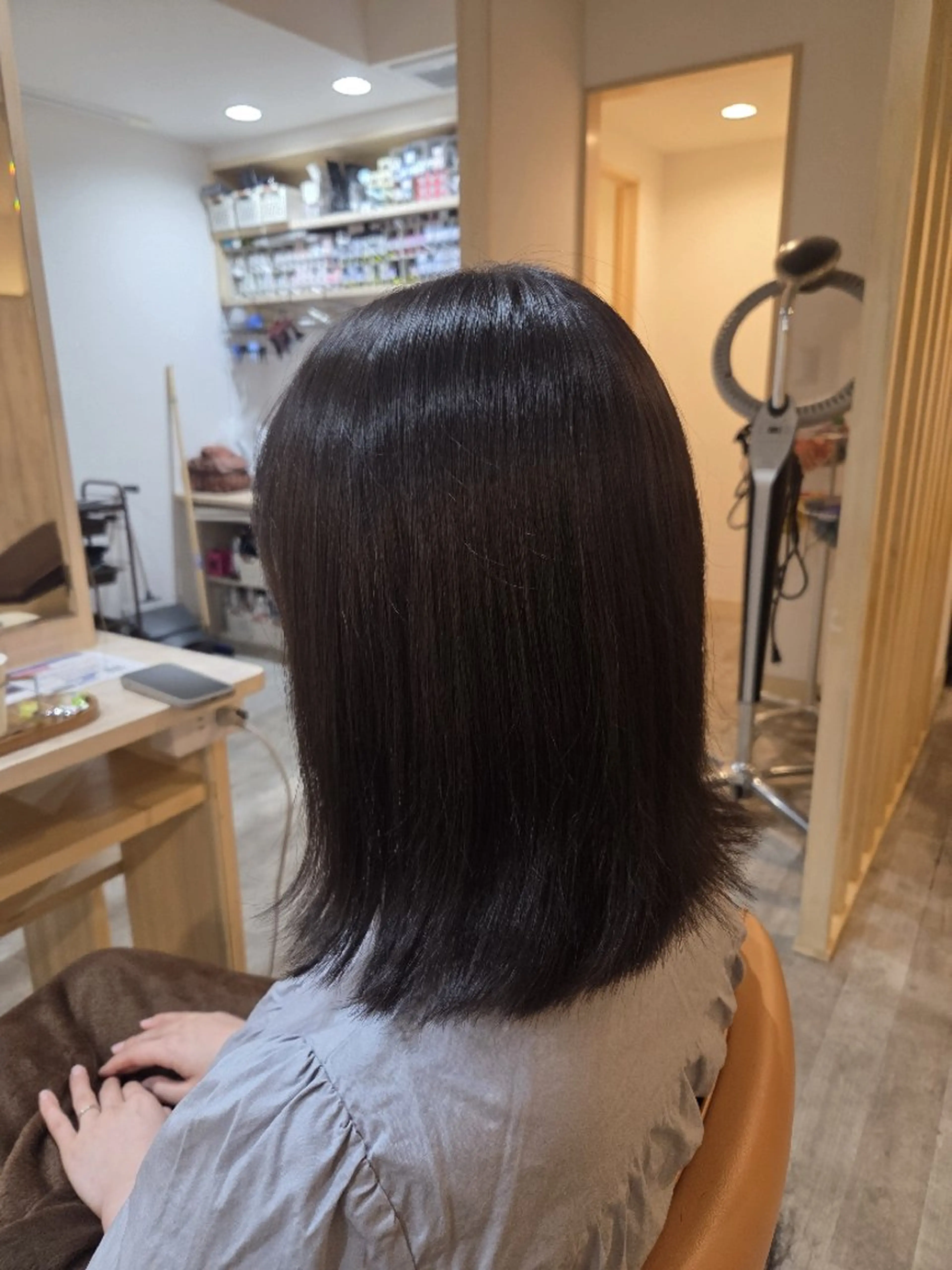 セミロング 外ハネヘア 龍 悠紀のヘアスタイル