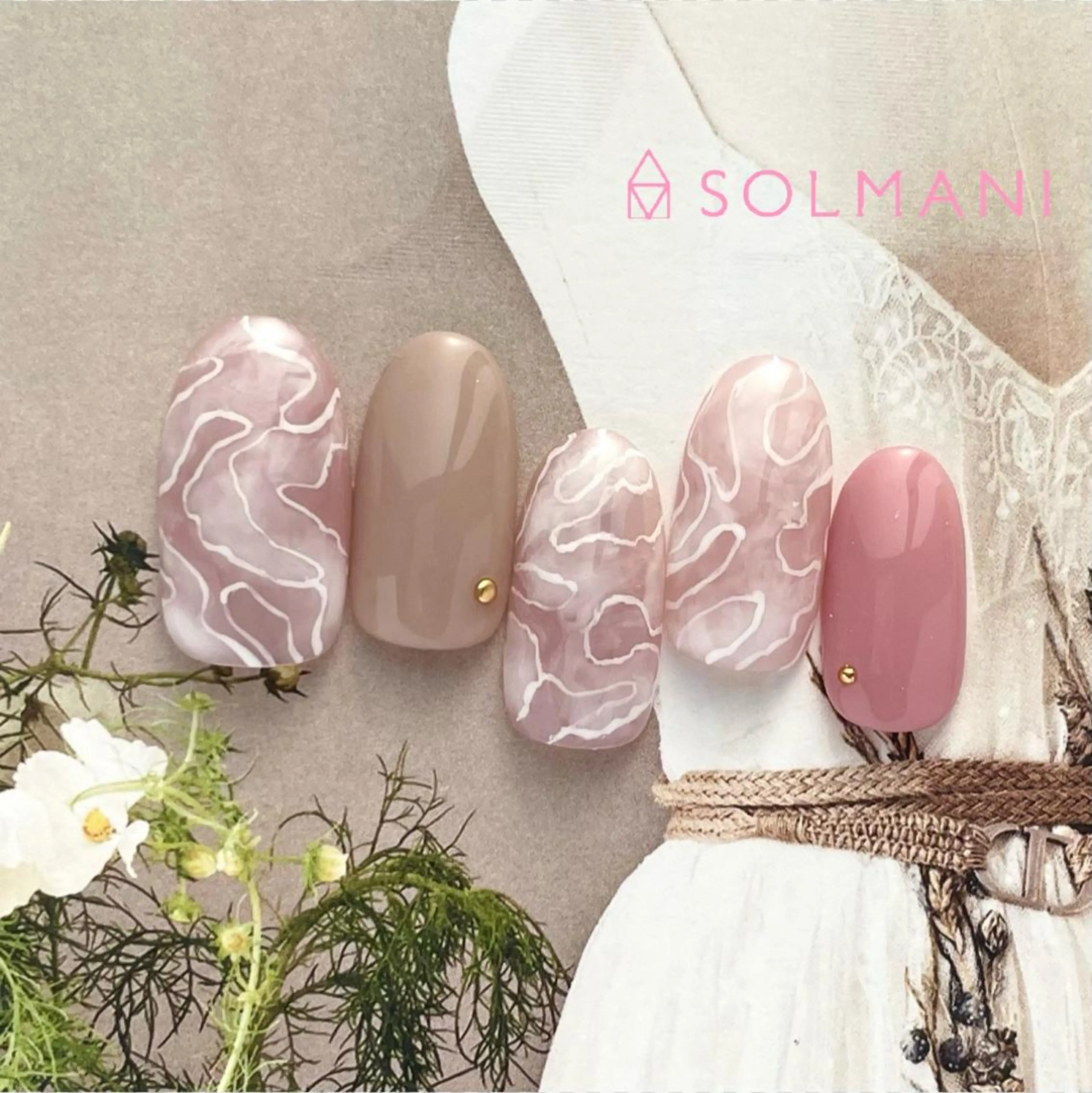 ネイル ニュアンスネイル SOLMANI 予約担当のネイルデザイン