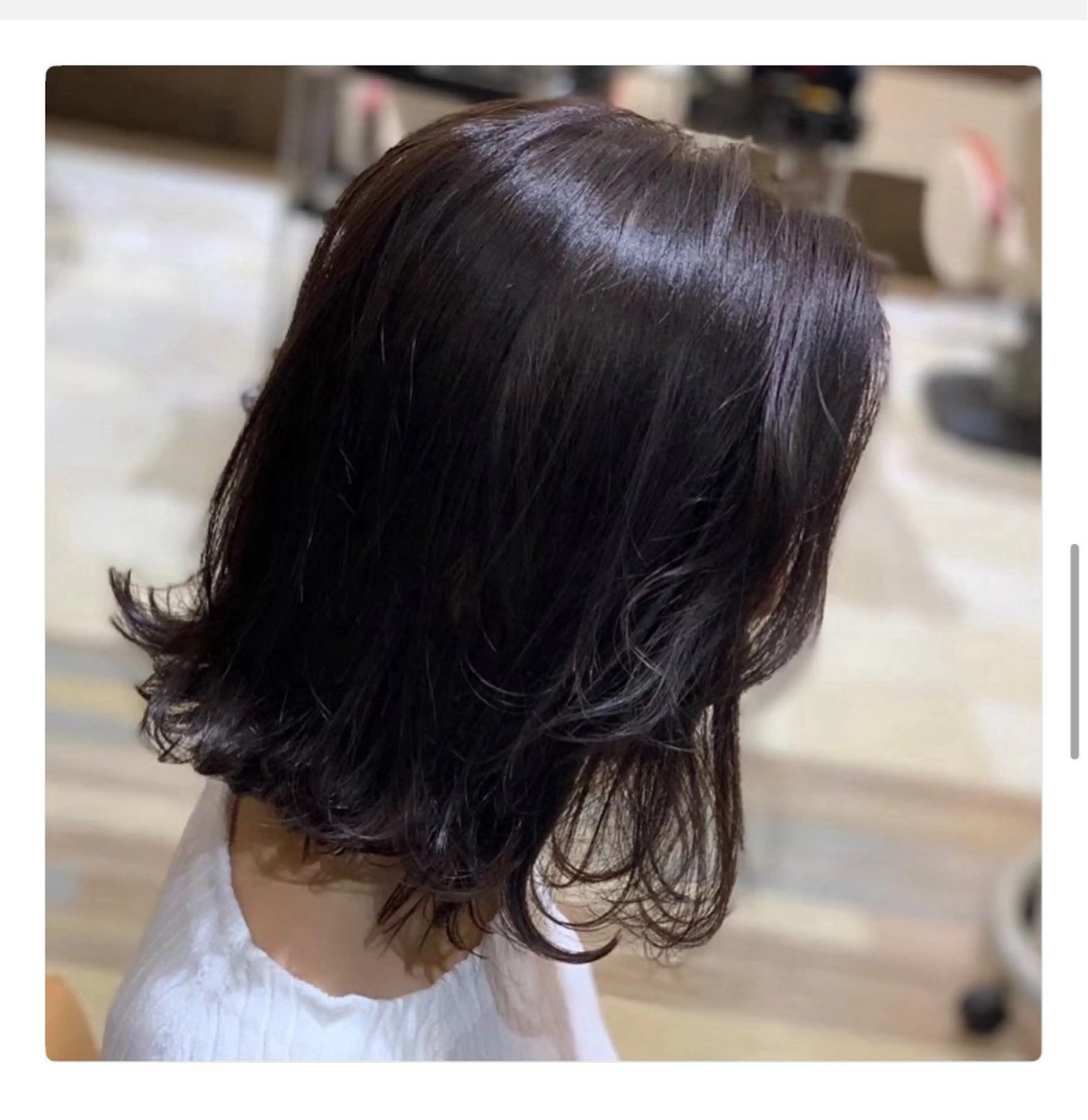 カラー 矢代 彩華のヘアスタイル