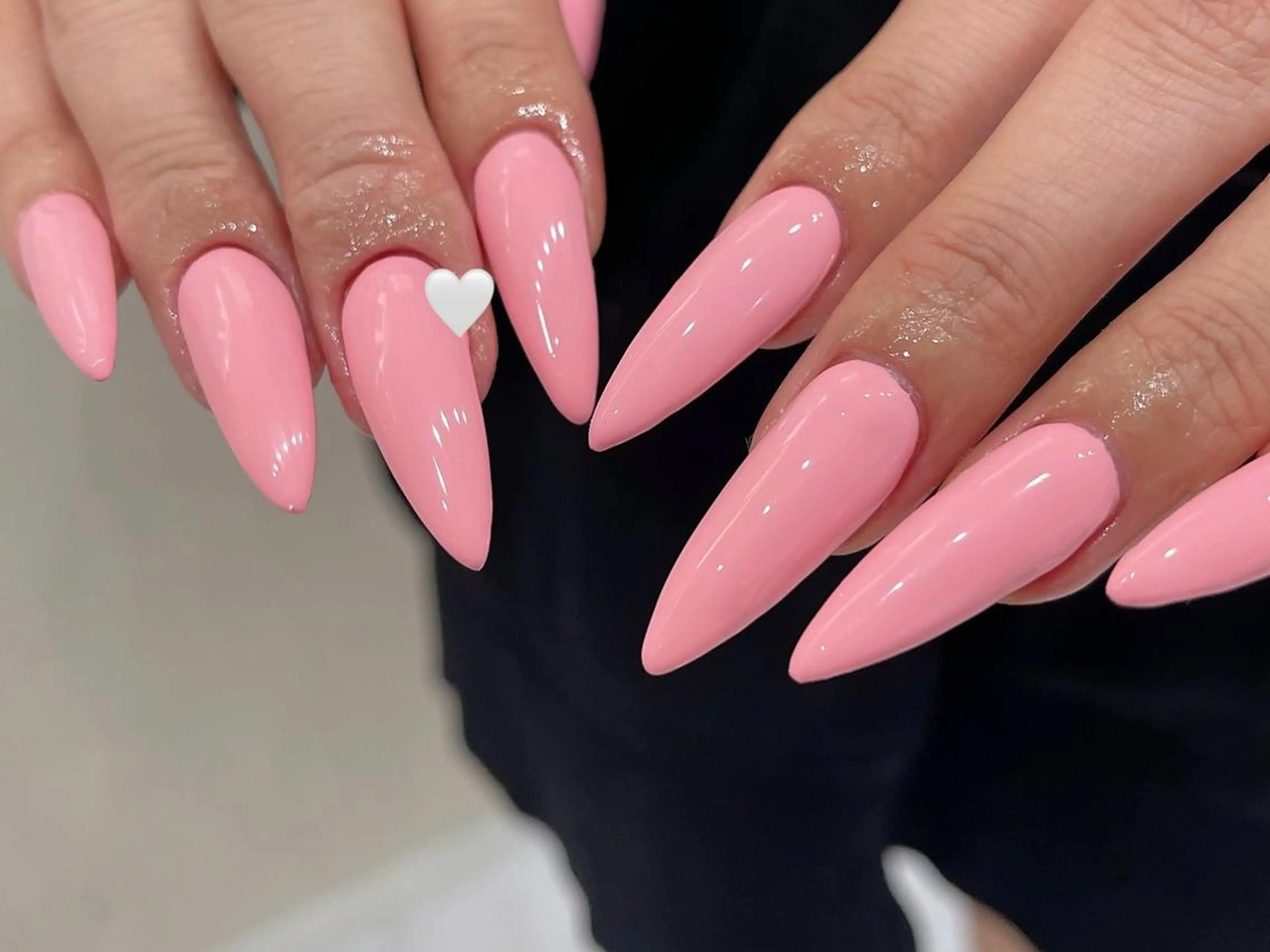 ネイル 持ち込み Rainrain💧 パーツ豊富、やり放題のネイルデザイン