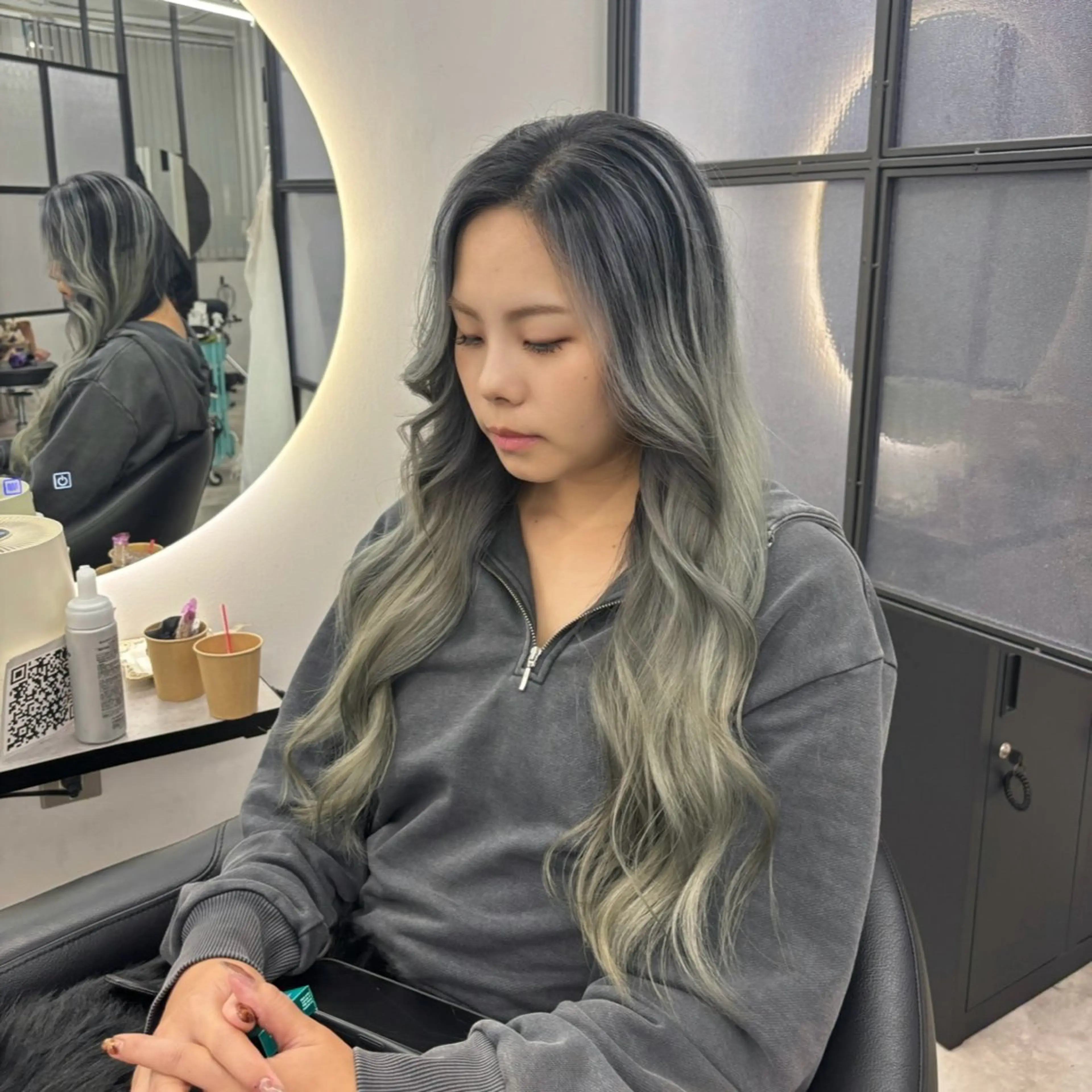 ロング カラー ヘアカラー Ren. 🦋デザインカラーのヘアスタイル