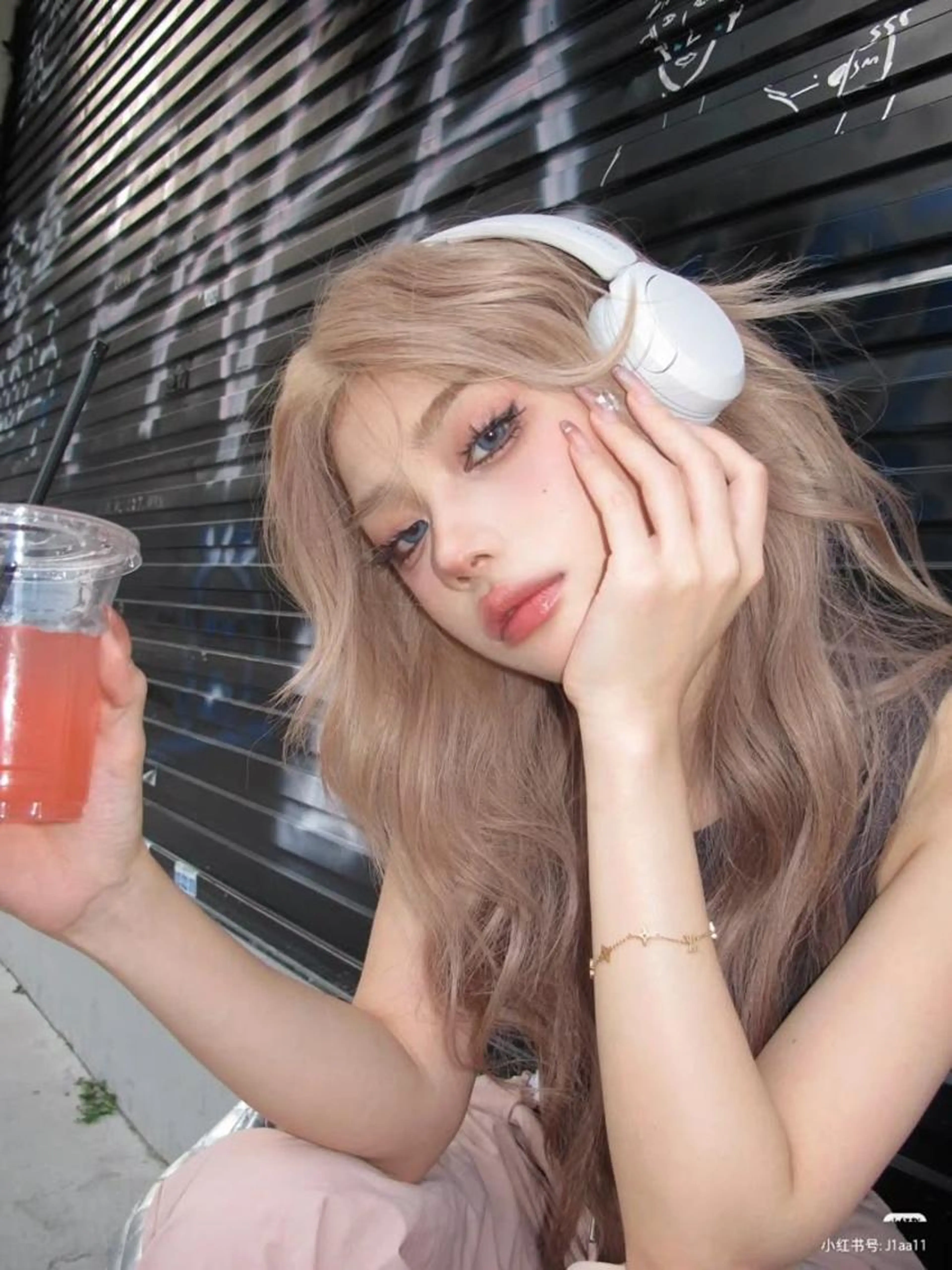 🤍12月限定🤍初カラーの方も♡ブリーチありダブルカラー+オリジナルトリートメント+コテ巻き仕上げ🤍の写真