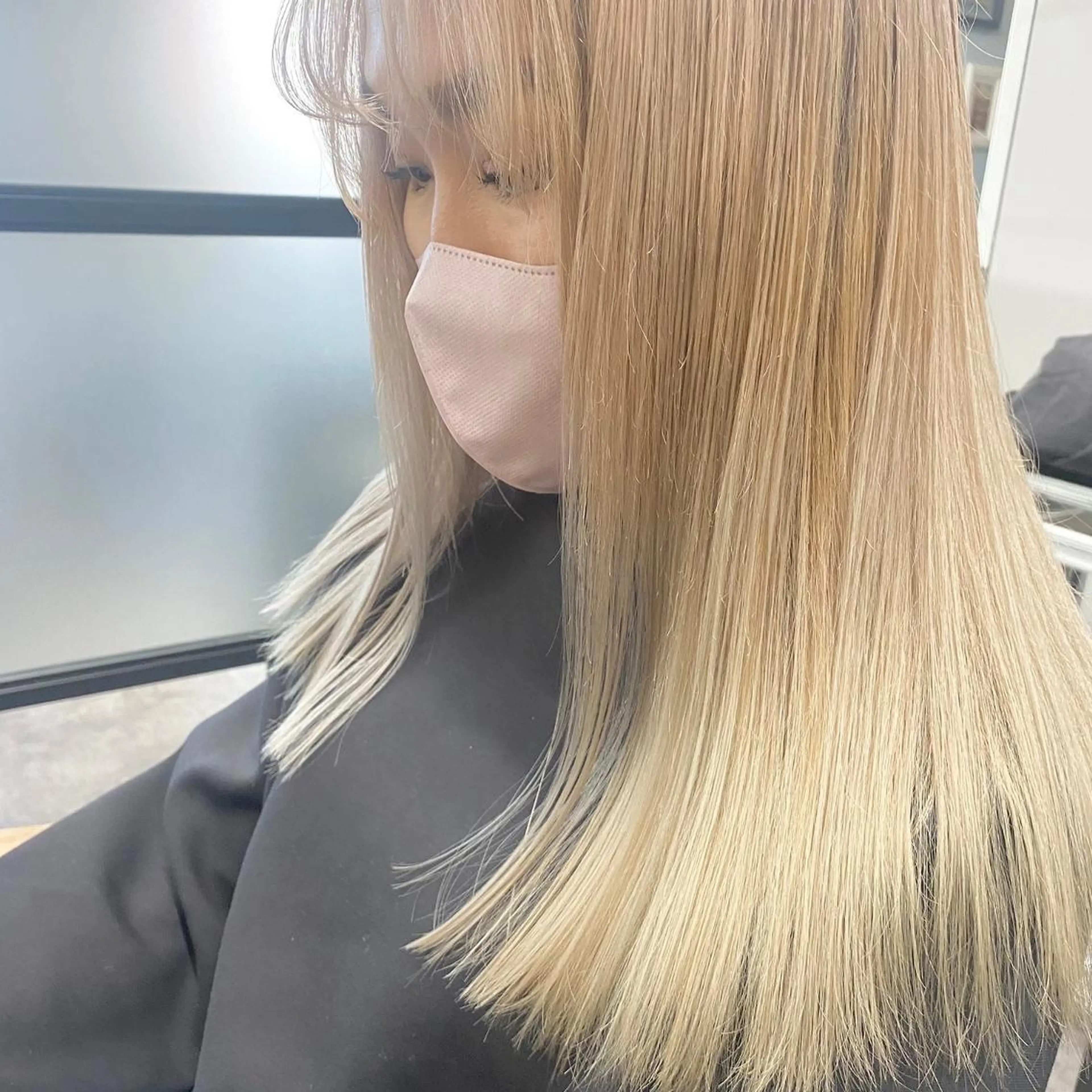 セミロング アッシュ ミストバング パープルカラー ボブ デート N° aria 三軒茶屋のヘアスタイル