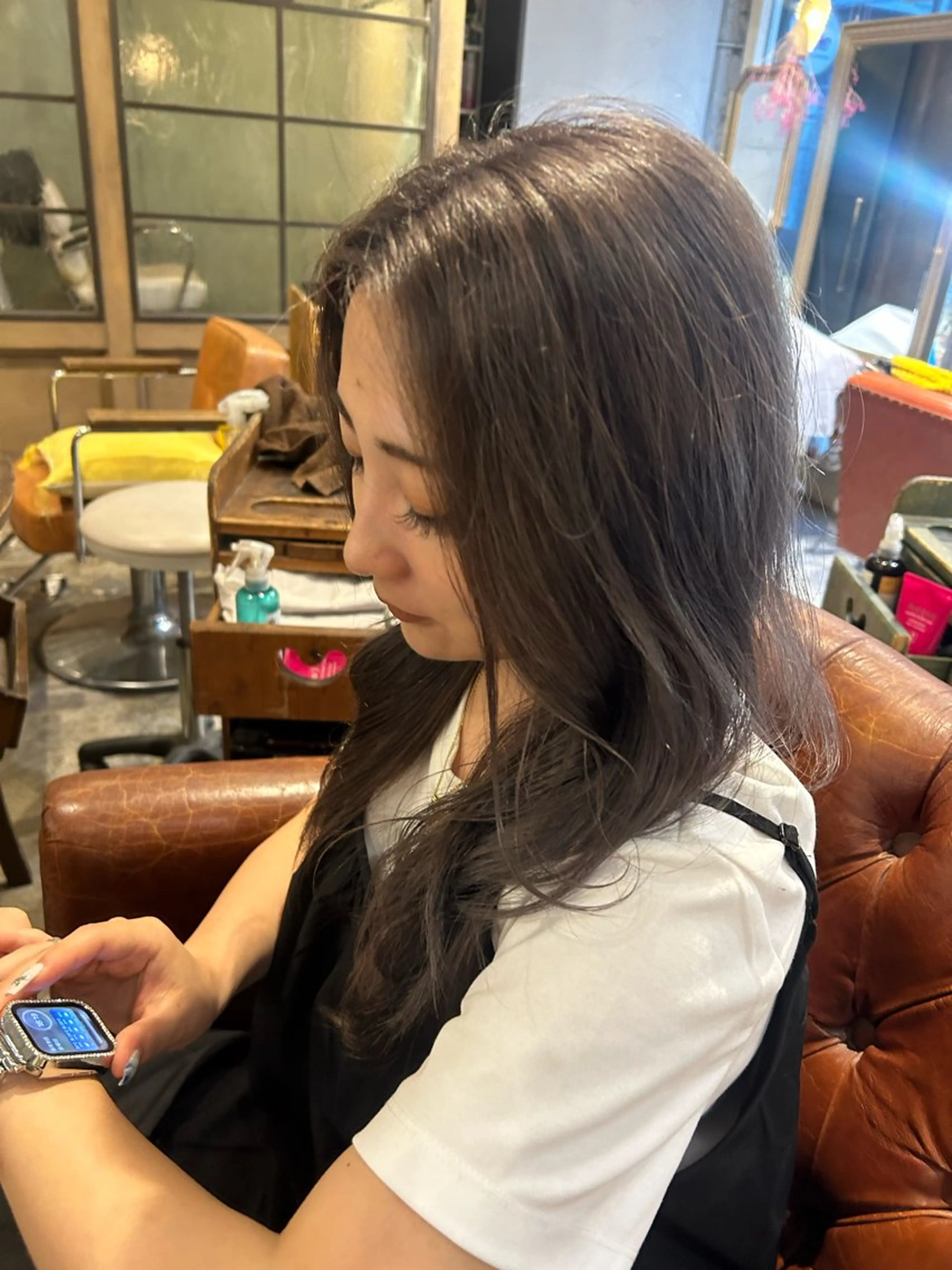 カラー グレージュ ラベンダーカラー 有薗 こころのヘアスタイル