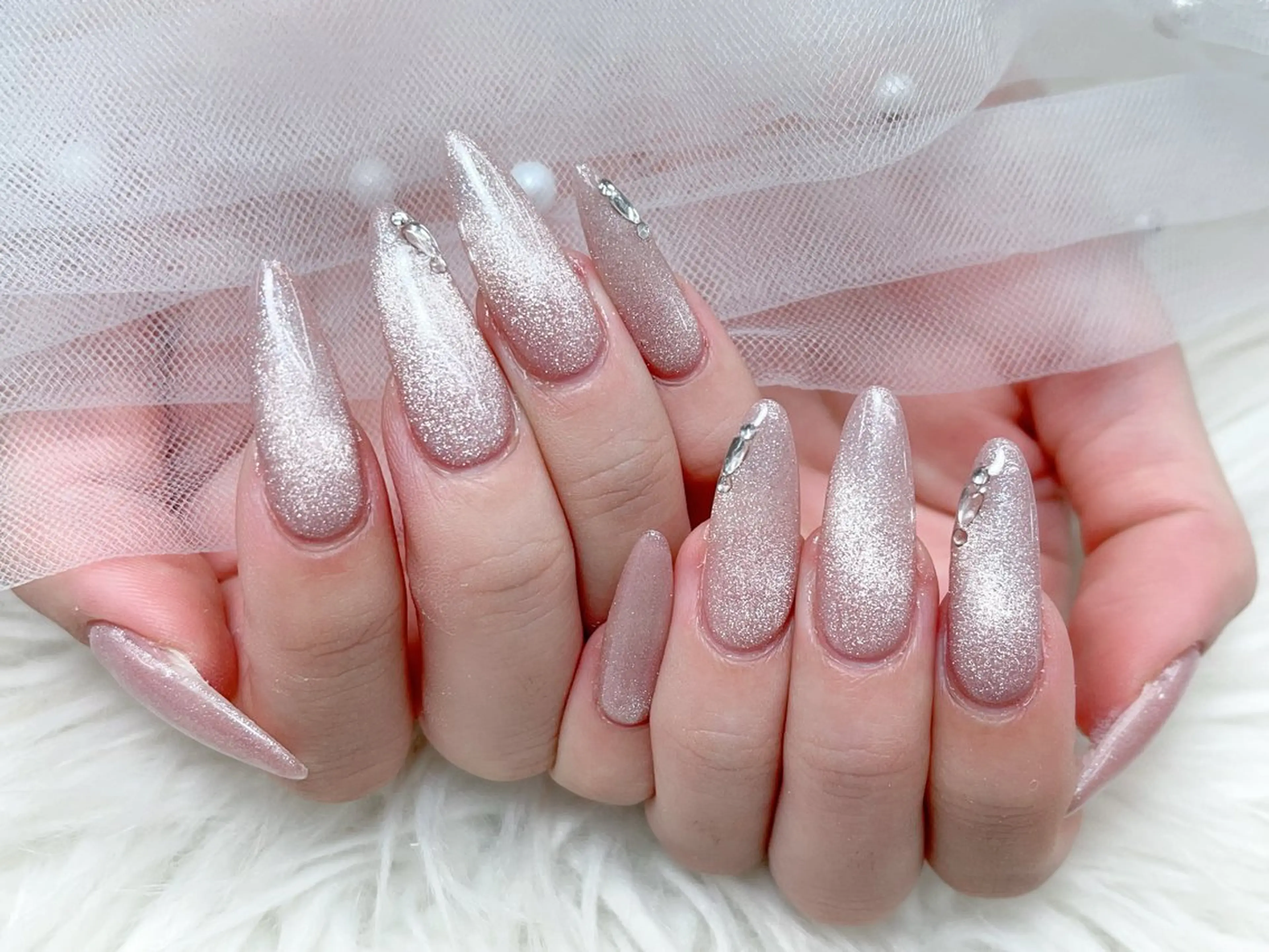 メンズ ネイル メンズ韓国風 アートネイル フレンチネイル ジェルネイル キラキラネイル ハンドネイル Bloom スカルプ専門店のネイルデザイン