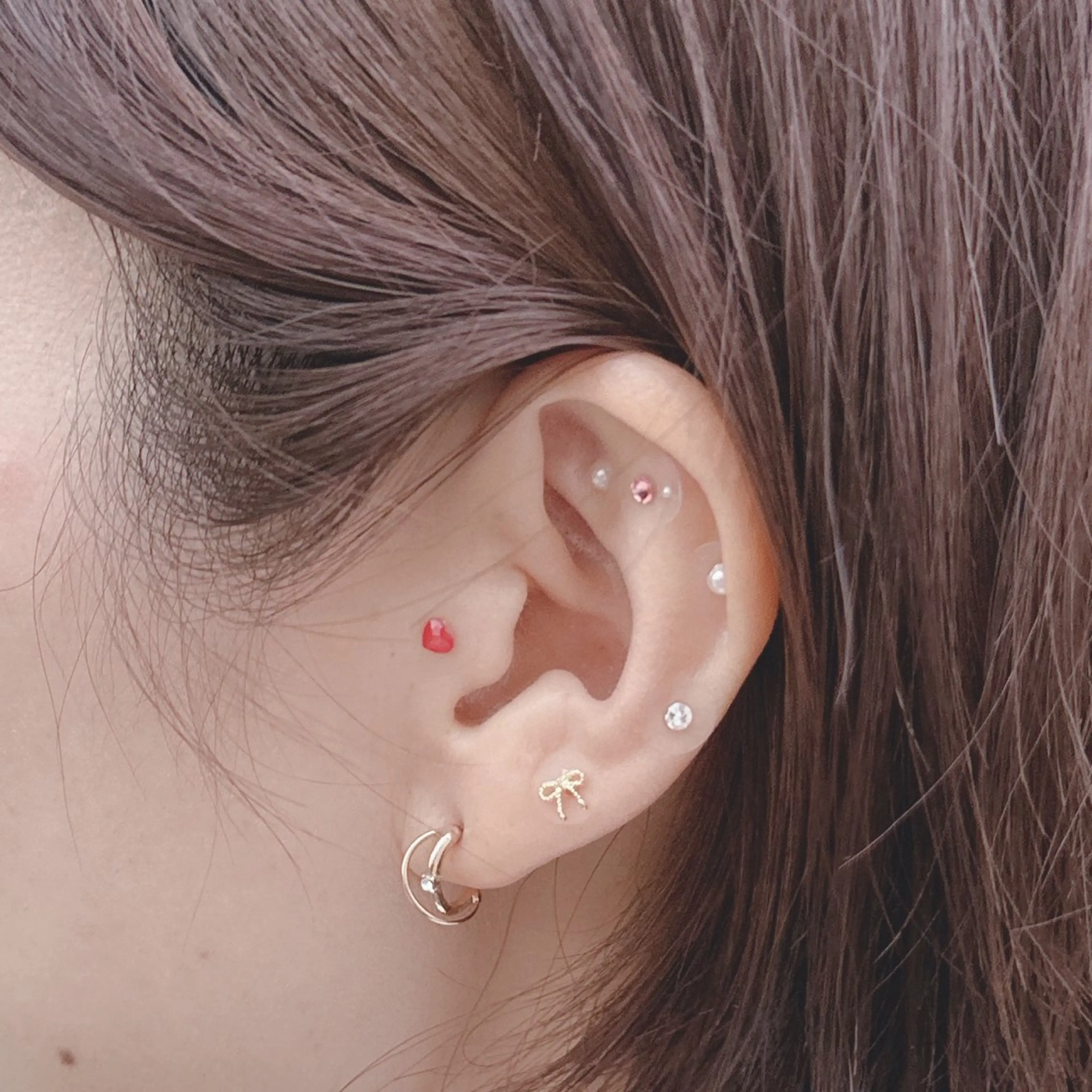 【新メニュー】耳ツボジュエリー（12個まで）＋お持ち帰り用二個プレゼントの写真