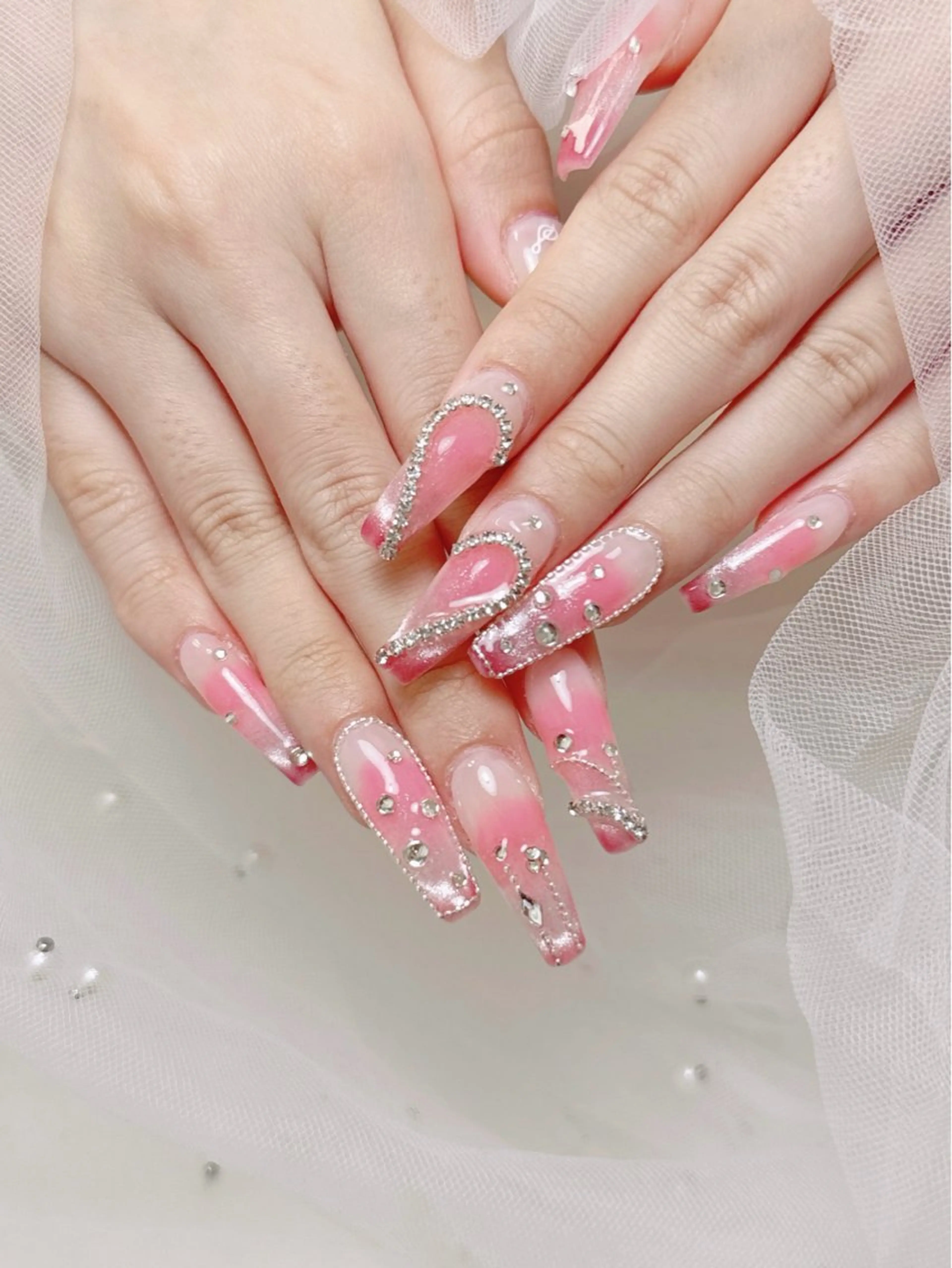 ネイル フレンチネイル ジェルネイル ハート 韓国ネイル マグネットネイル ハンドネイル ネイルサロン lotusのネイルデザイン