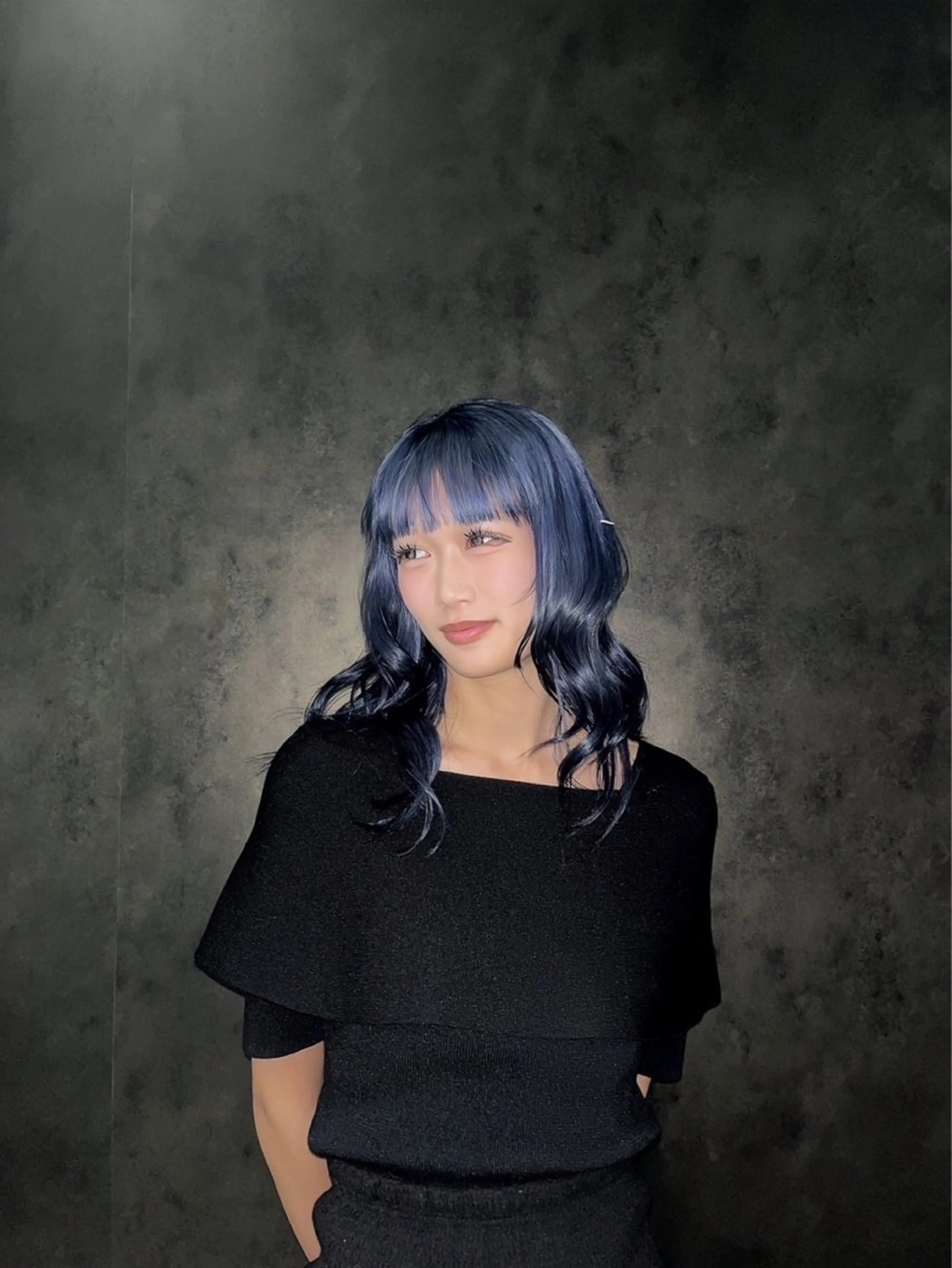 セミロング カラー ヘアカラー ✩.*Aise⟡.· 艶カラー🐈‍⬛🩶のヘアスタイル