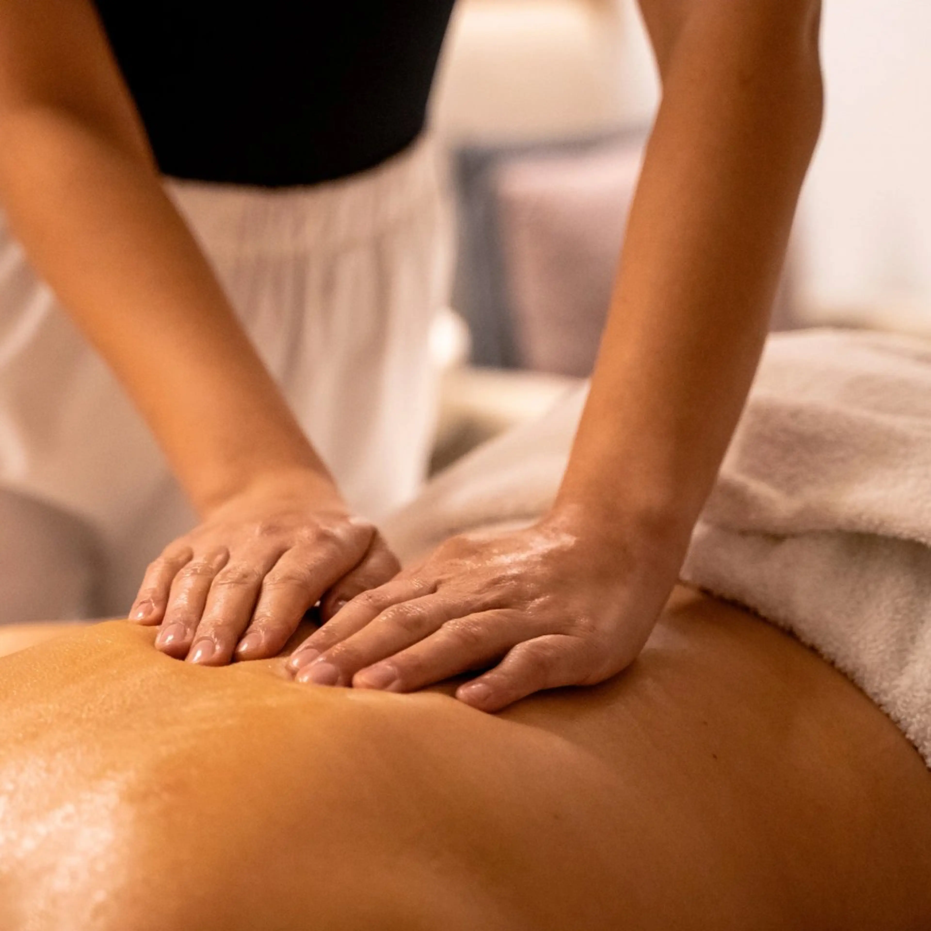 ロミロミ基本コース120分 深い疲れを癒すハワイのリズム🌺【フットバス付き】の写真