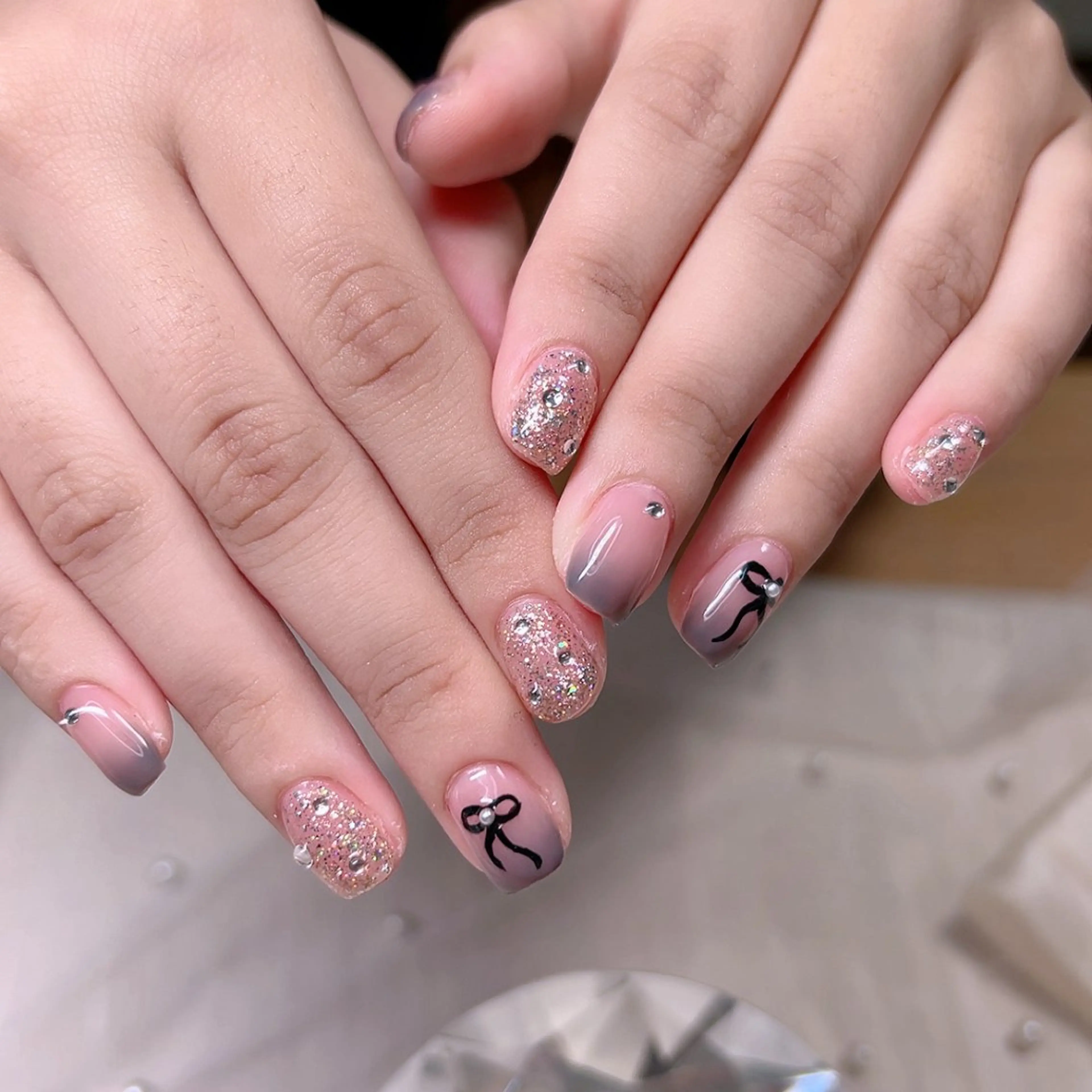 ネイル キラキラネイル ラメ(グリッター) オフィスネイル ピンク シンプルネイル Cute Tips nailのネイルデザイン