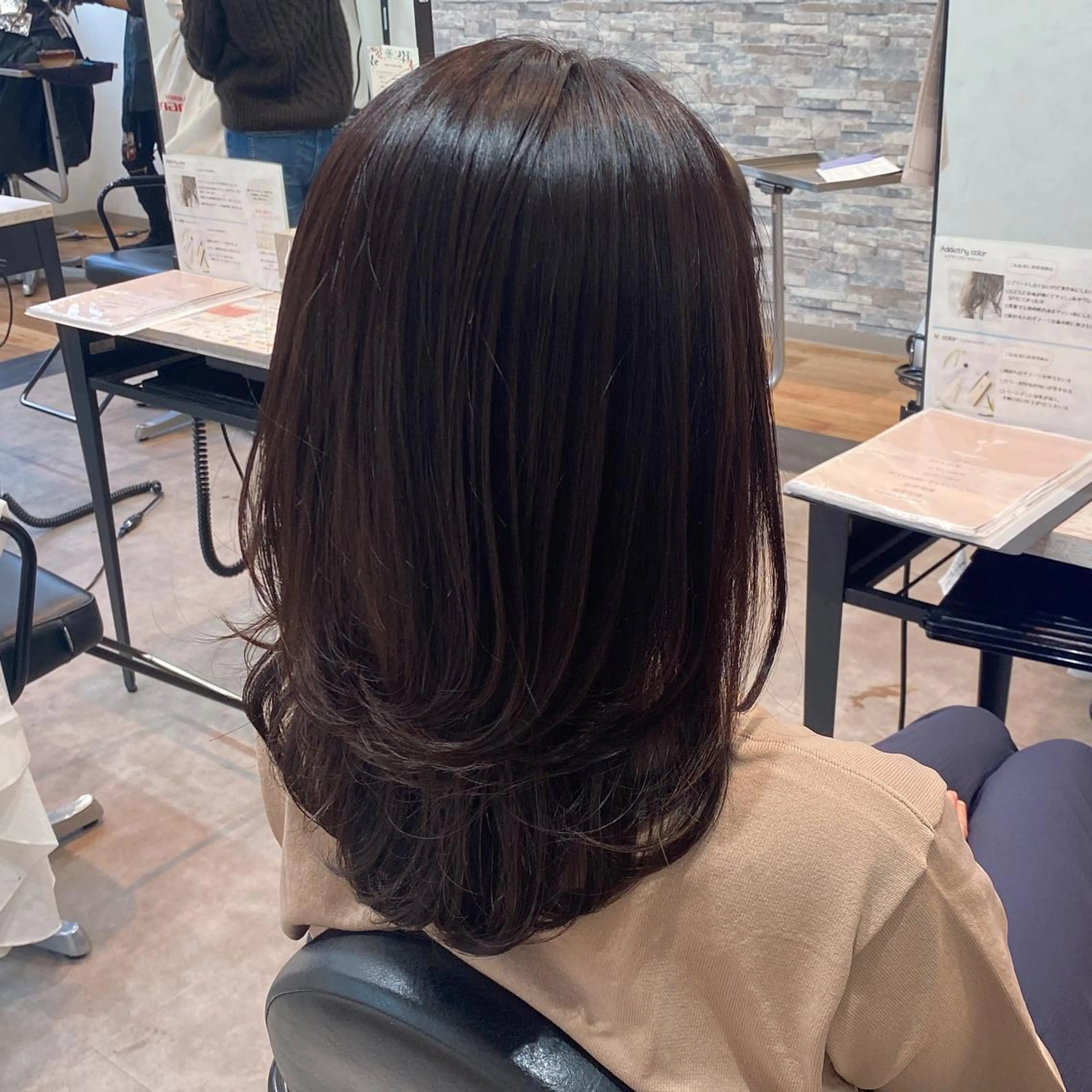 ロング レイヤーカット 矢部 萌深のヘアスタイル
