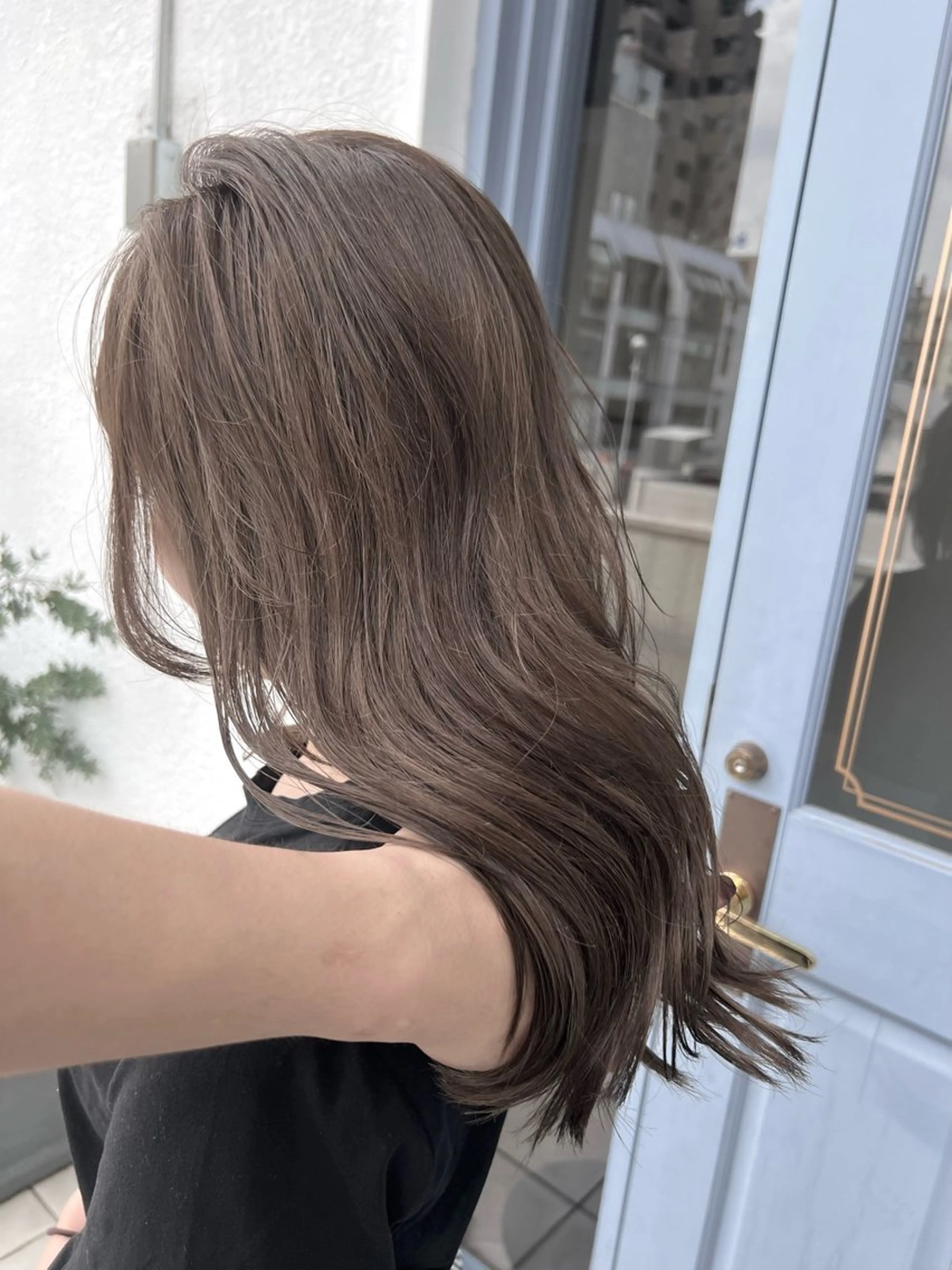 セミロング カラー ブリーチ ケアブリーチ グレージュ カット ヘアカラー トリートメント 高橋 秀平のヘアスタイル