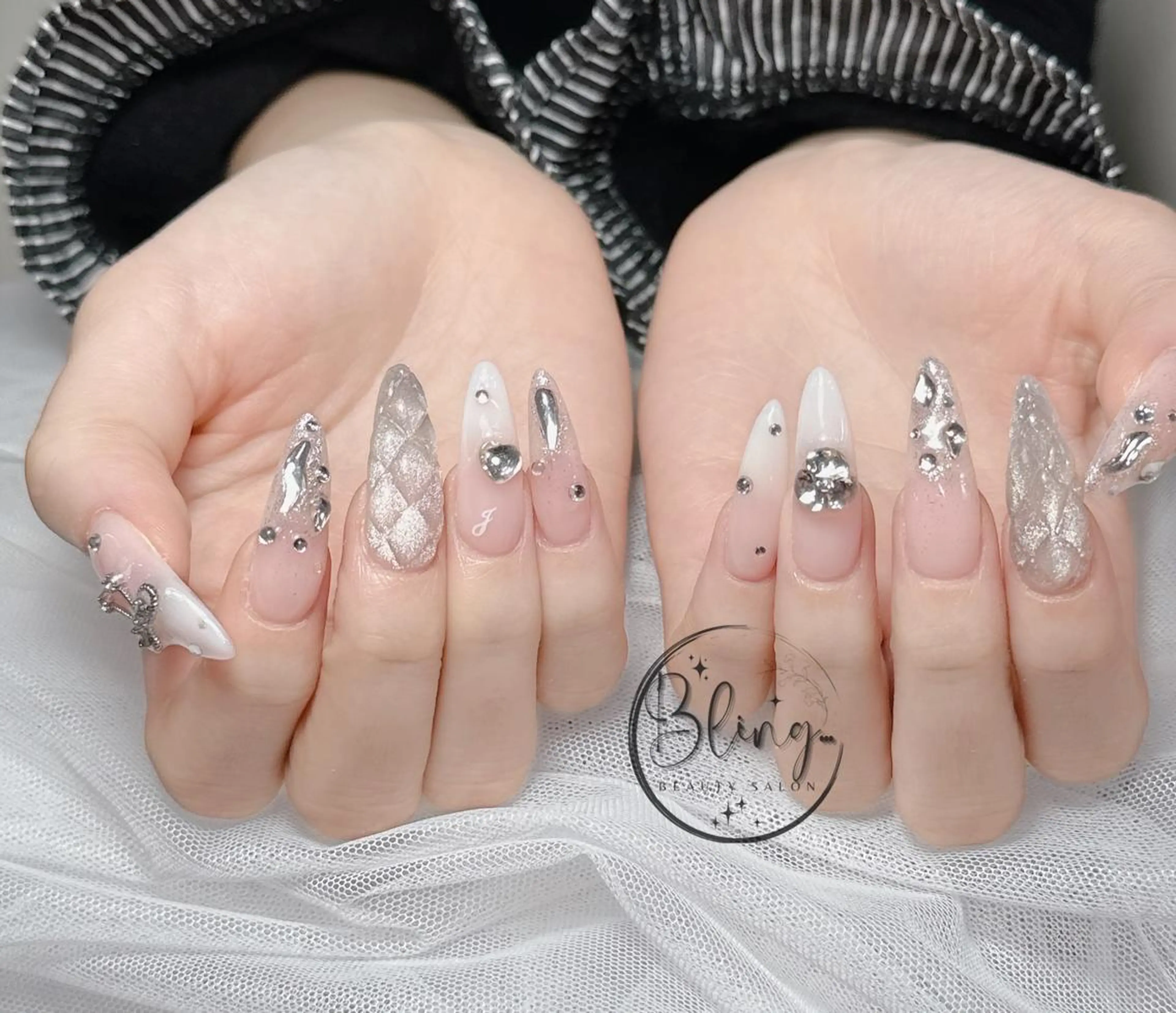 ロング 韓国風ヘア ハンドネイル Bling Salonのネイルデザイン