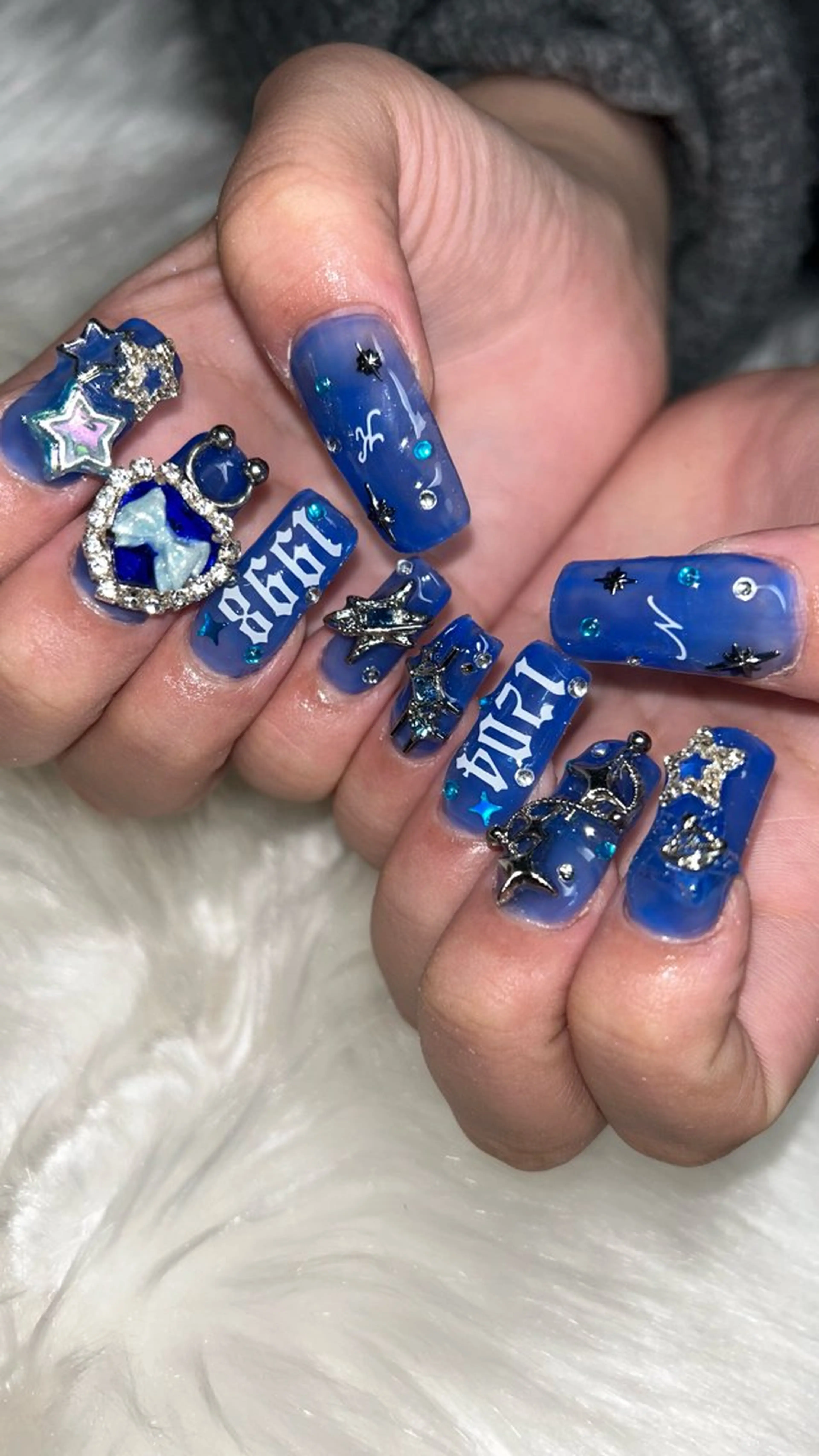 ミディアム ハンドネイル ハンドケア Re:lith所属・猫夢 にゃむのネイルデザイン