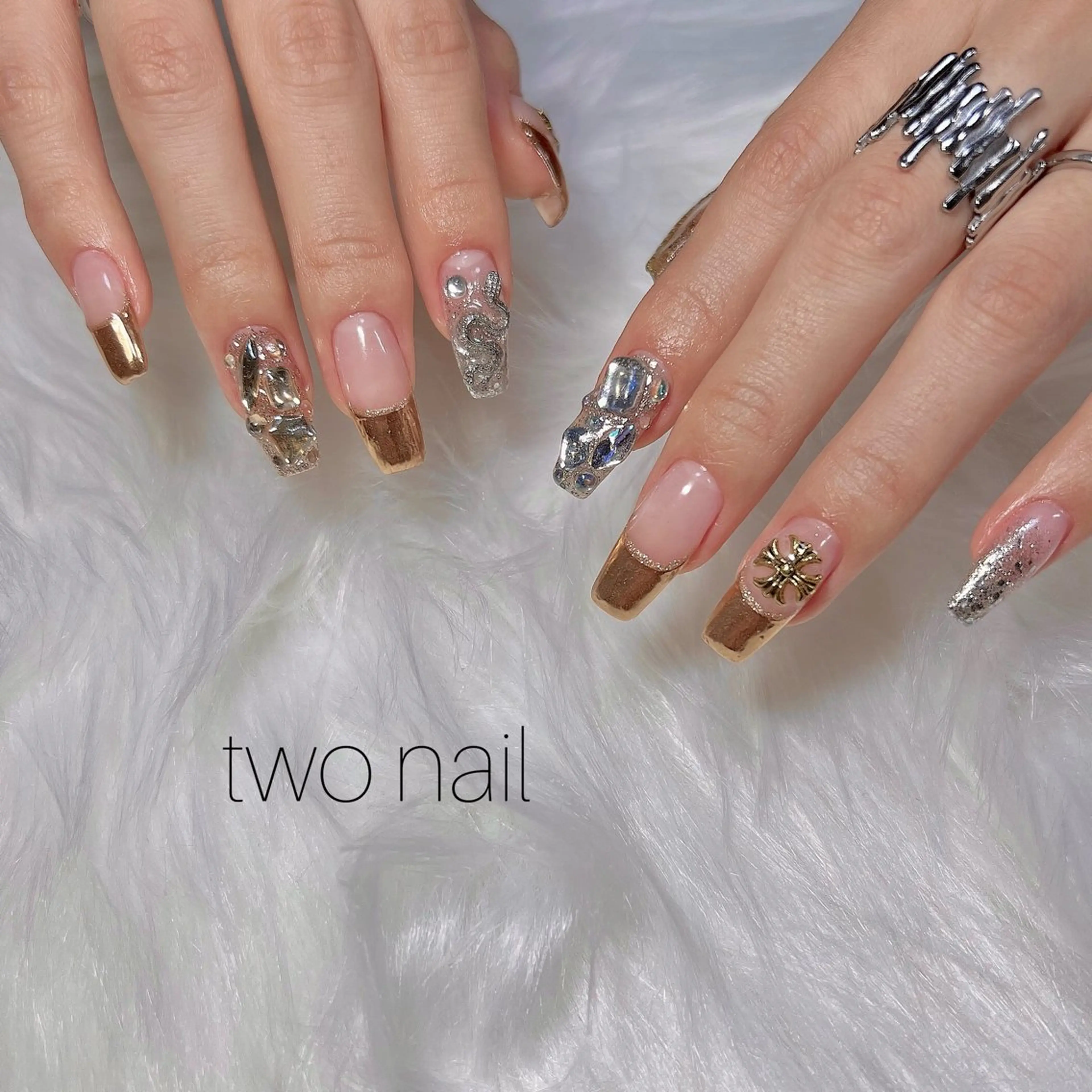 ネイル アートネイル ネイルチップ ホワイト ハンドネイル two nailのネイルデザイン