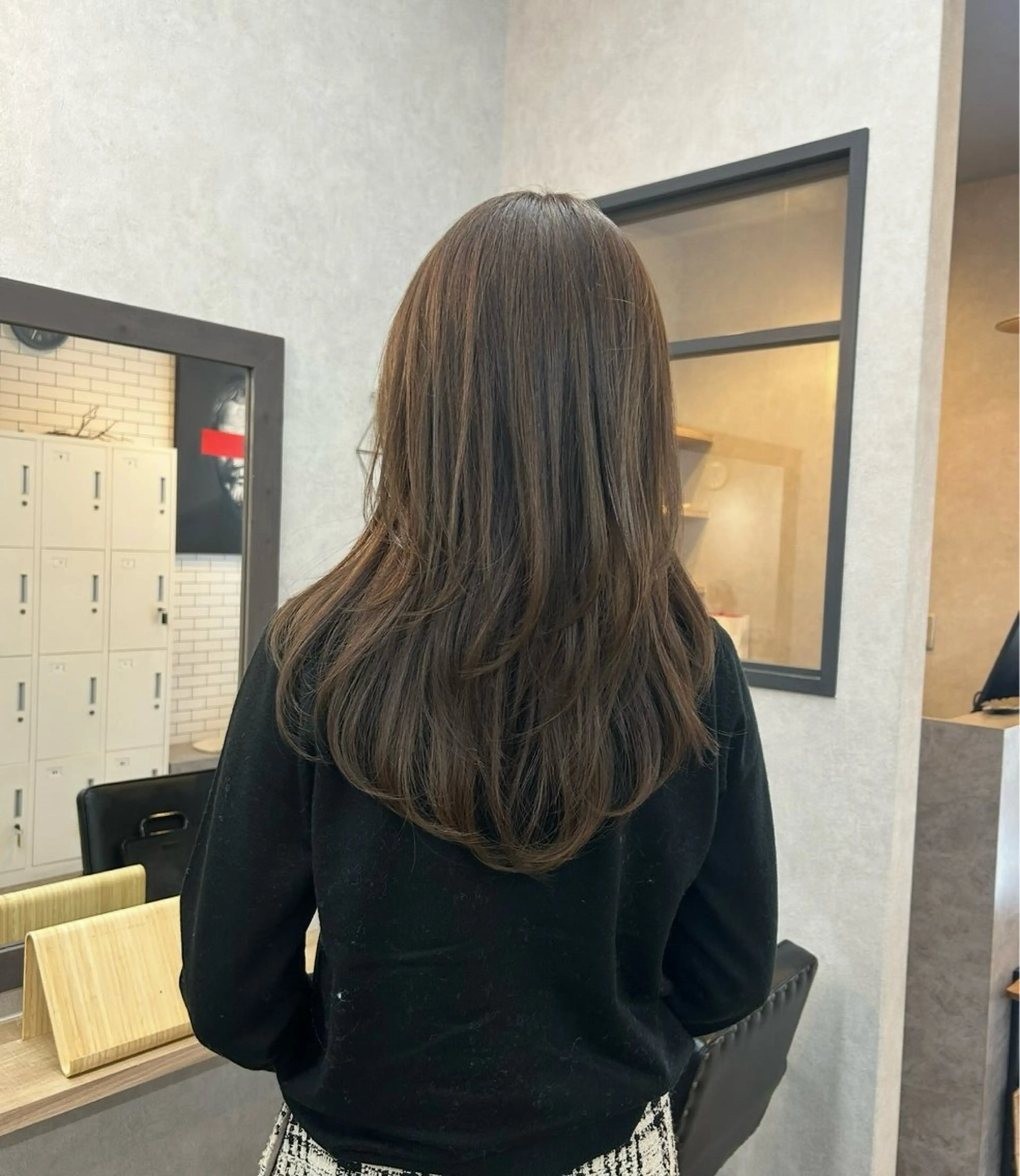 セミロング カラー ハイレイヤー レイヤーカット いなみね はるきのヘアスタイル