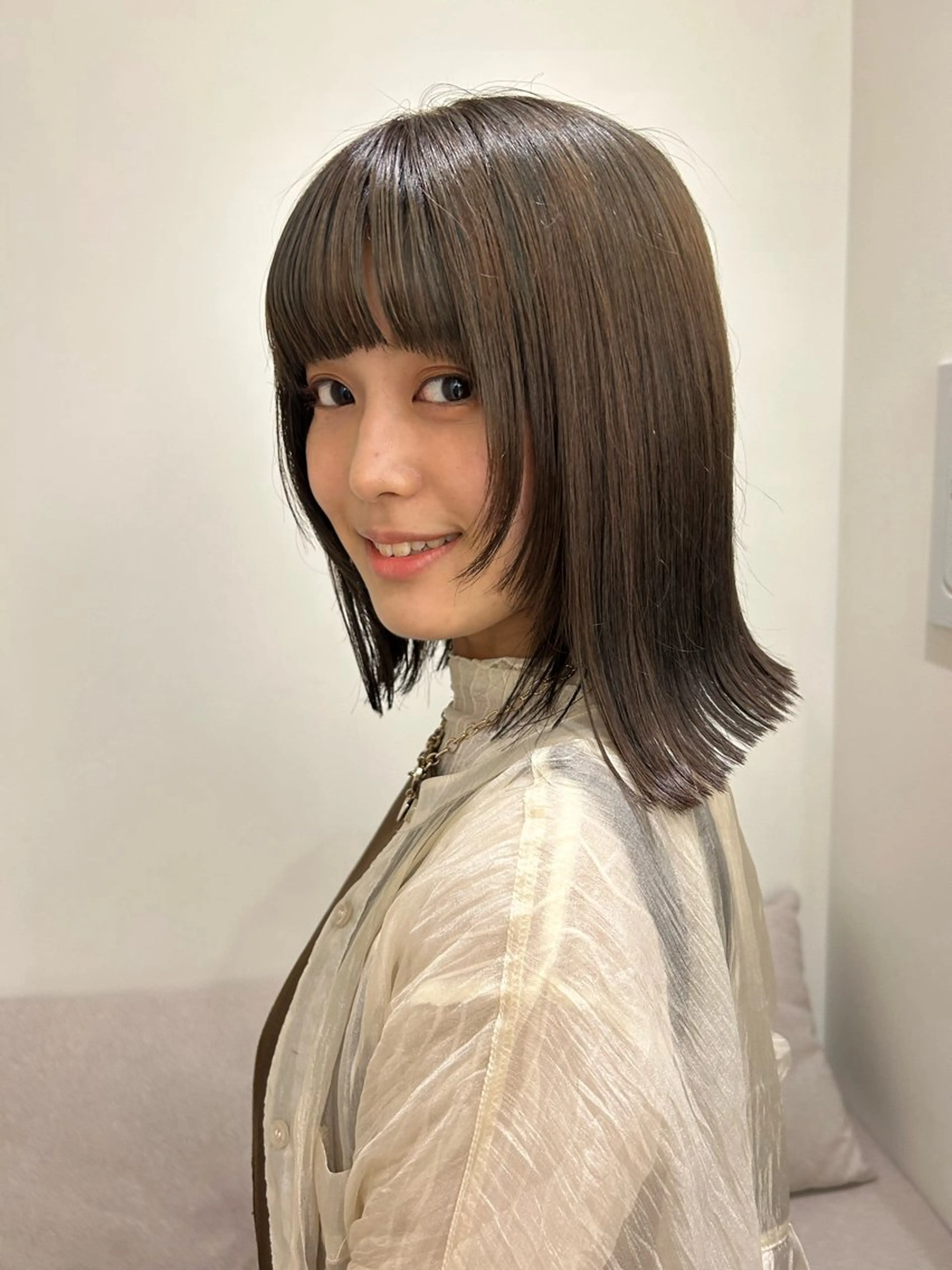 ミディアム 💛🤍U too e’s 鎌倉🧸のヘアスタイル