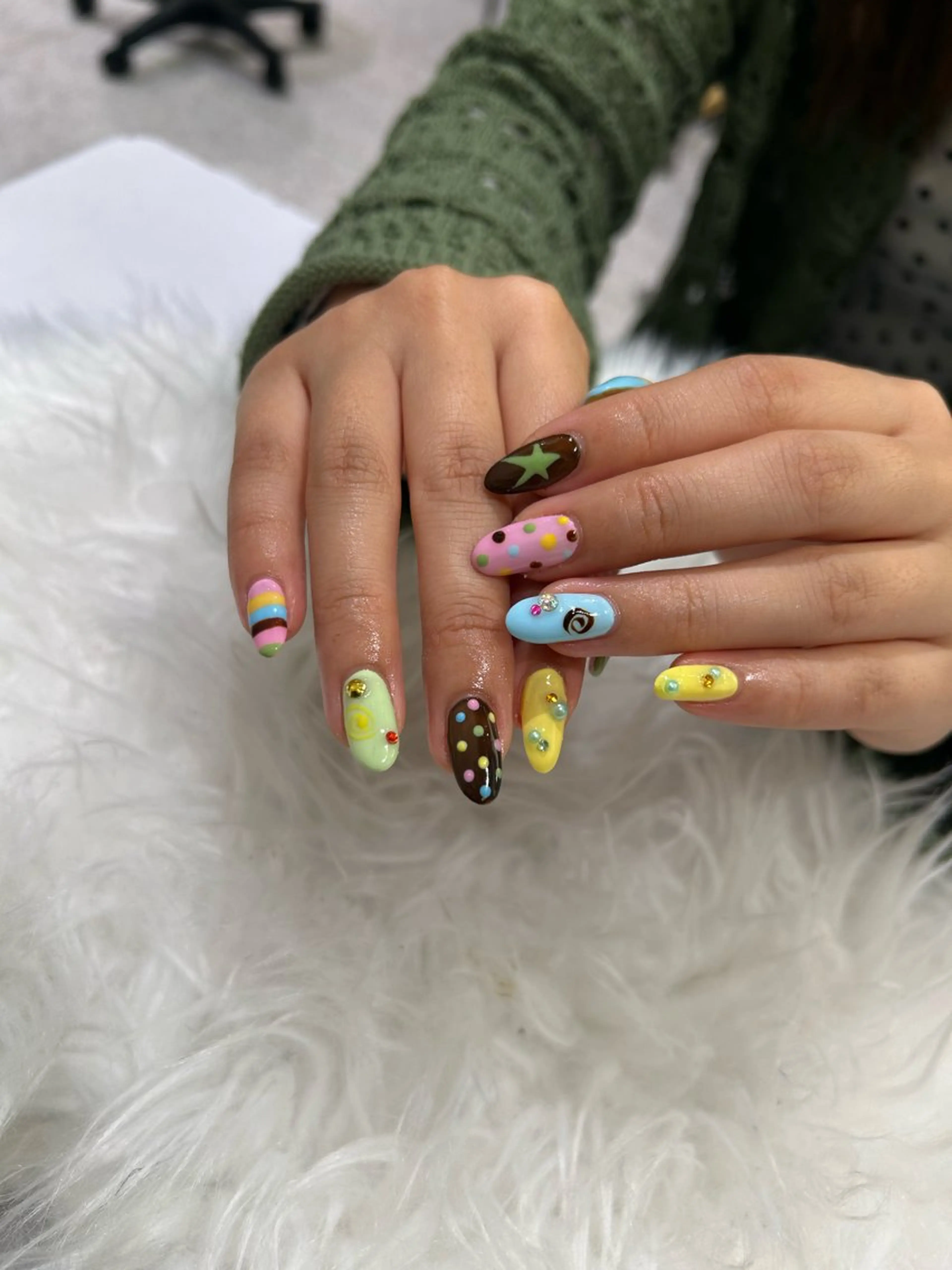 ネイル ハンドネイル ♡ハイトーン★ ネイル/しの♡のヘアスタイル