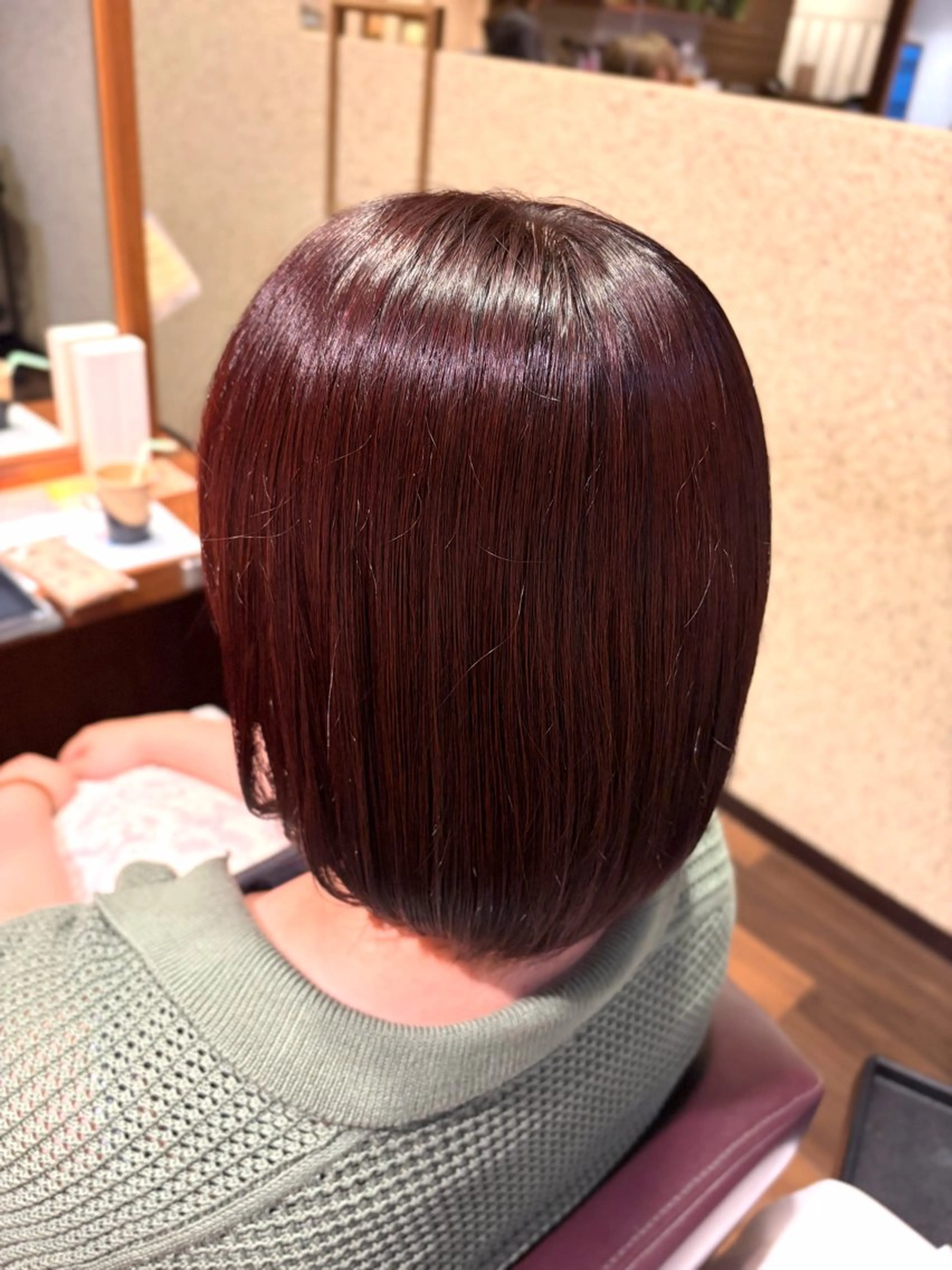 ミディアム カラー カット ヘアカラー トリートメント よしだ しおりのヘアスタイル