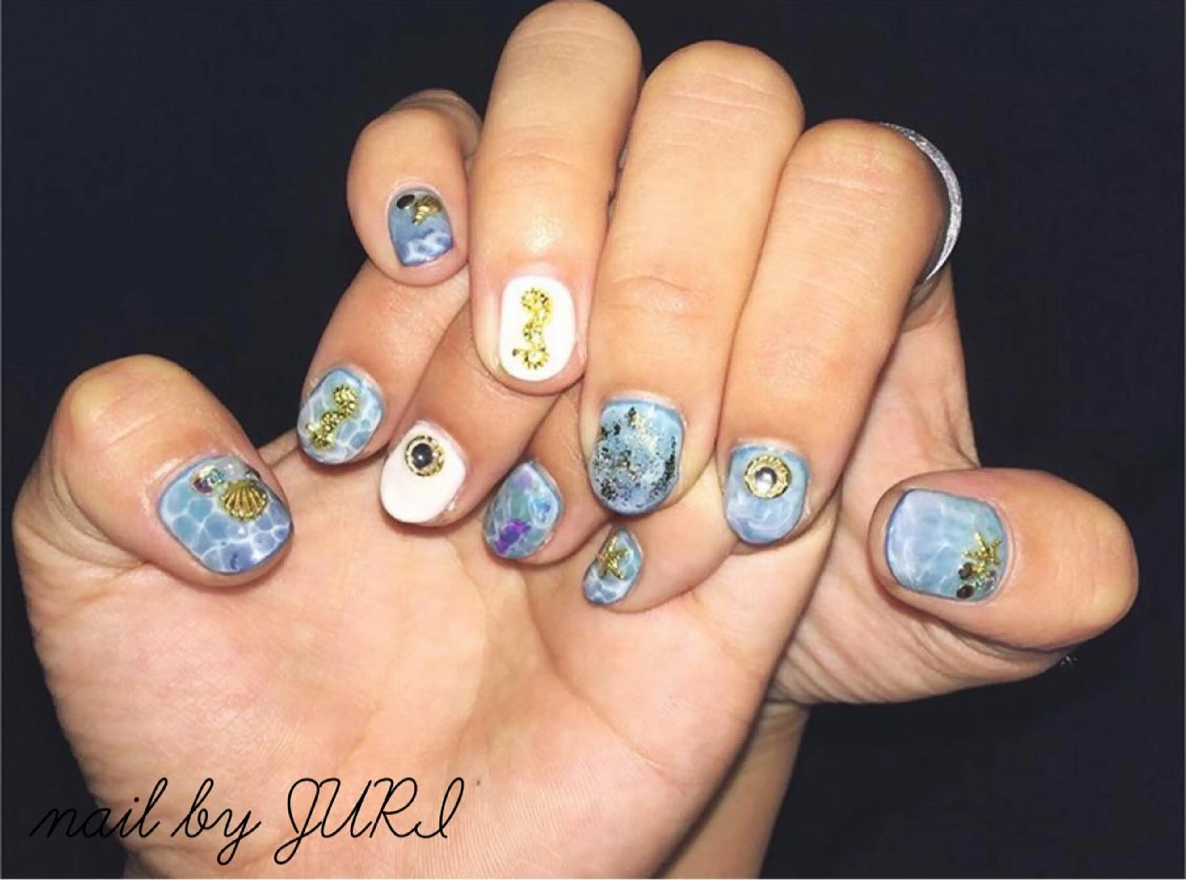 ネイル フットネイル フレンチネイル ジェルネイル ラメ(グリッター) ラメグラデーション NEO Beauty Salon所属・𝐍𝐄𝐎 𝐉𝐔𝐑𝐈のネイルデザイン