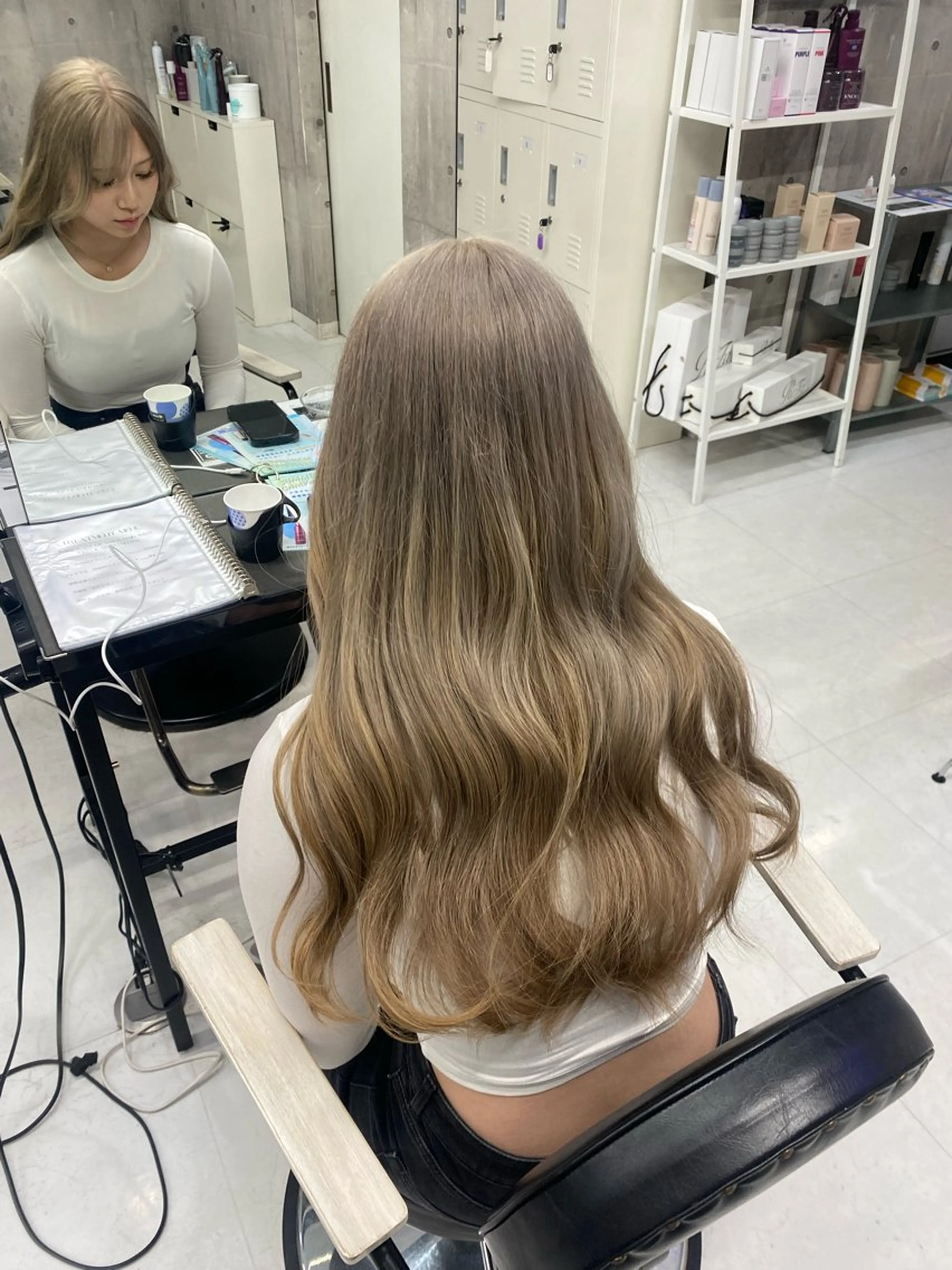 ロング カラー ヘアアレンジ メンズ ヘアカラー のん🎀ハイトーン/ レイヤーカット🐳のヘアスタイル