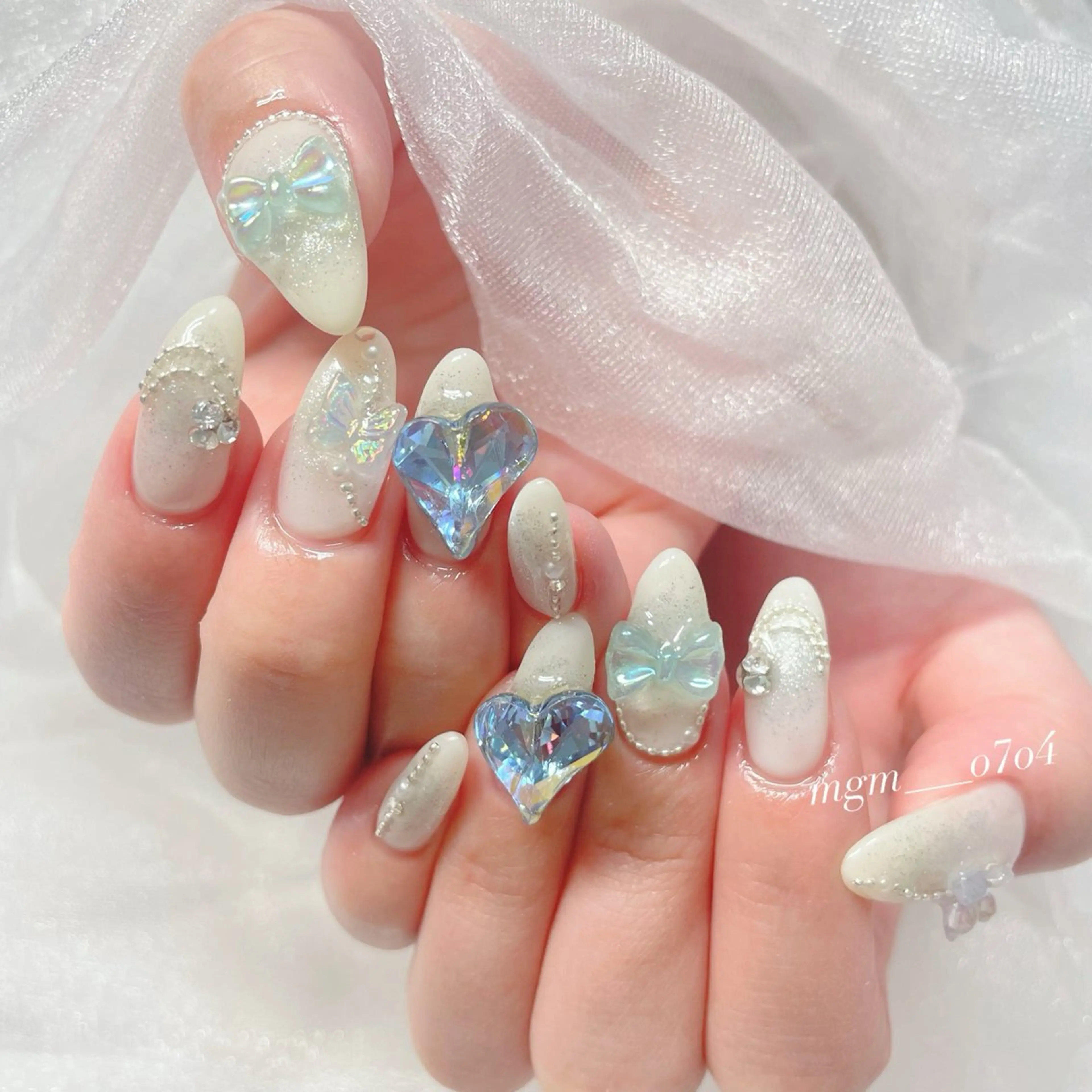 ネイル ハート ハンドネイル ハンドケア MoON...❤︎ MeGuのネイルデザイン