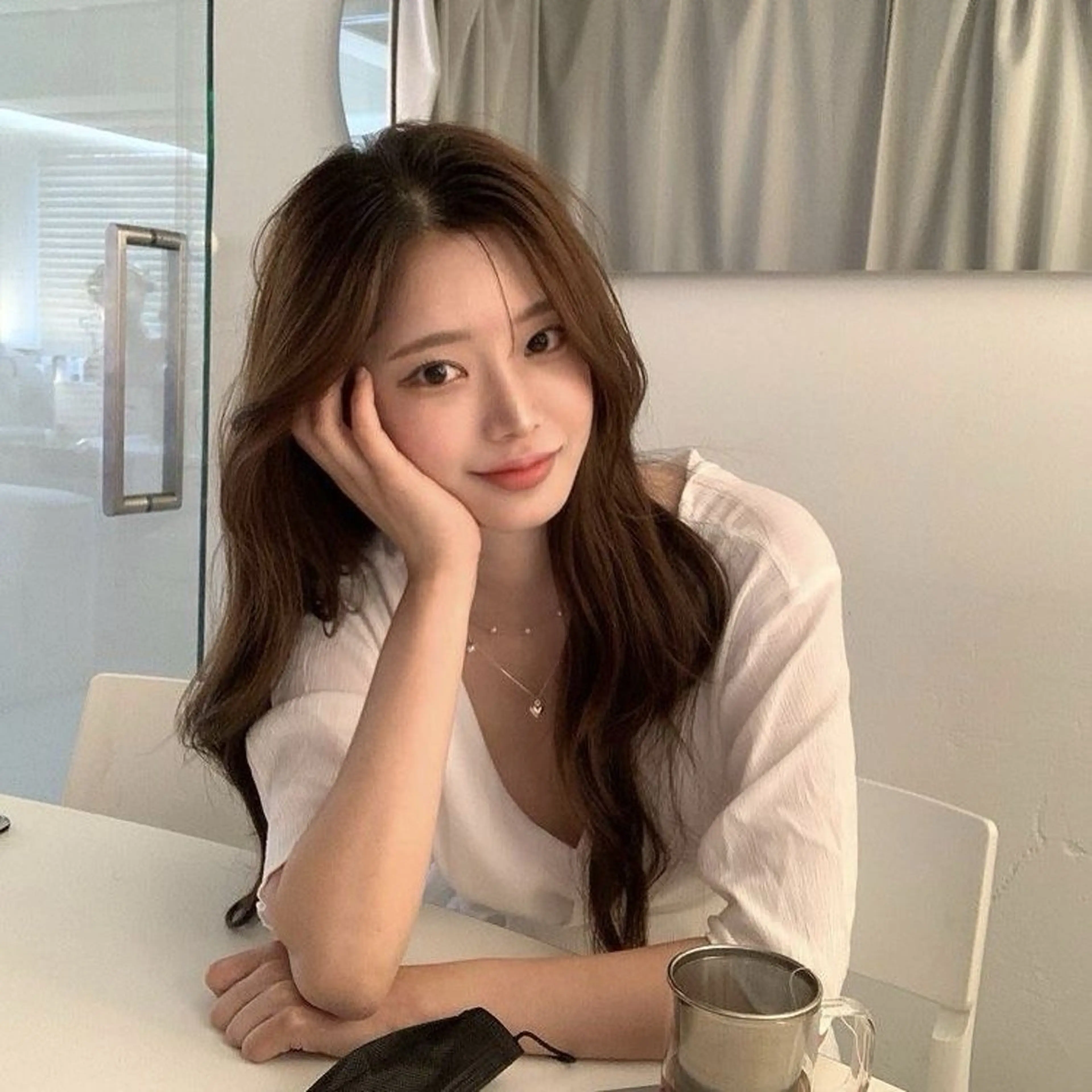 ロング カラー カット ヘアカラー トリートメント 莉乃/縮毛矯正/髪質 改善/艶カラーのヘアスタイル