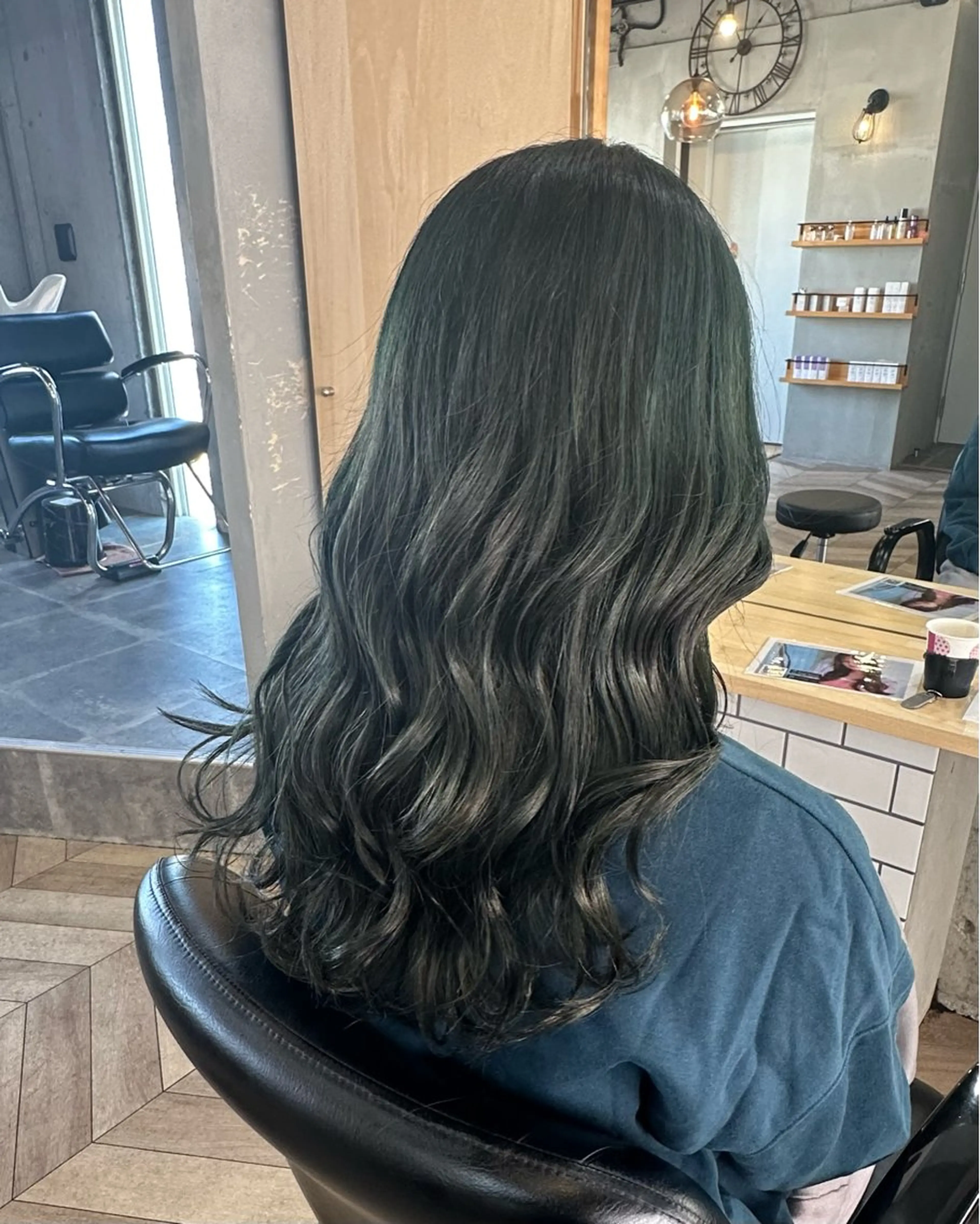 カラー グレージュ オリーブグレージュ オリーブグレー カット ヘアカラー Angelica 内海  遥奈のヘアスタイル