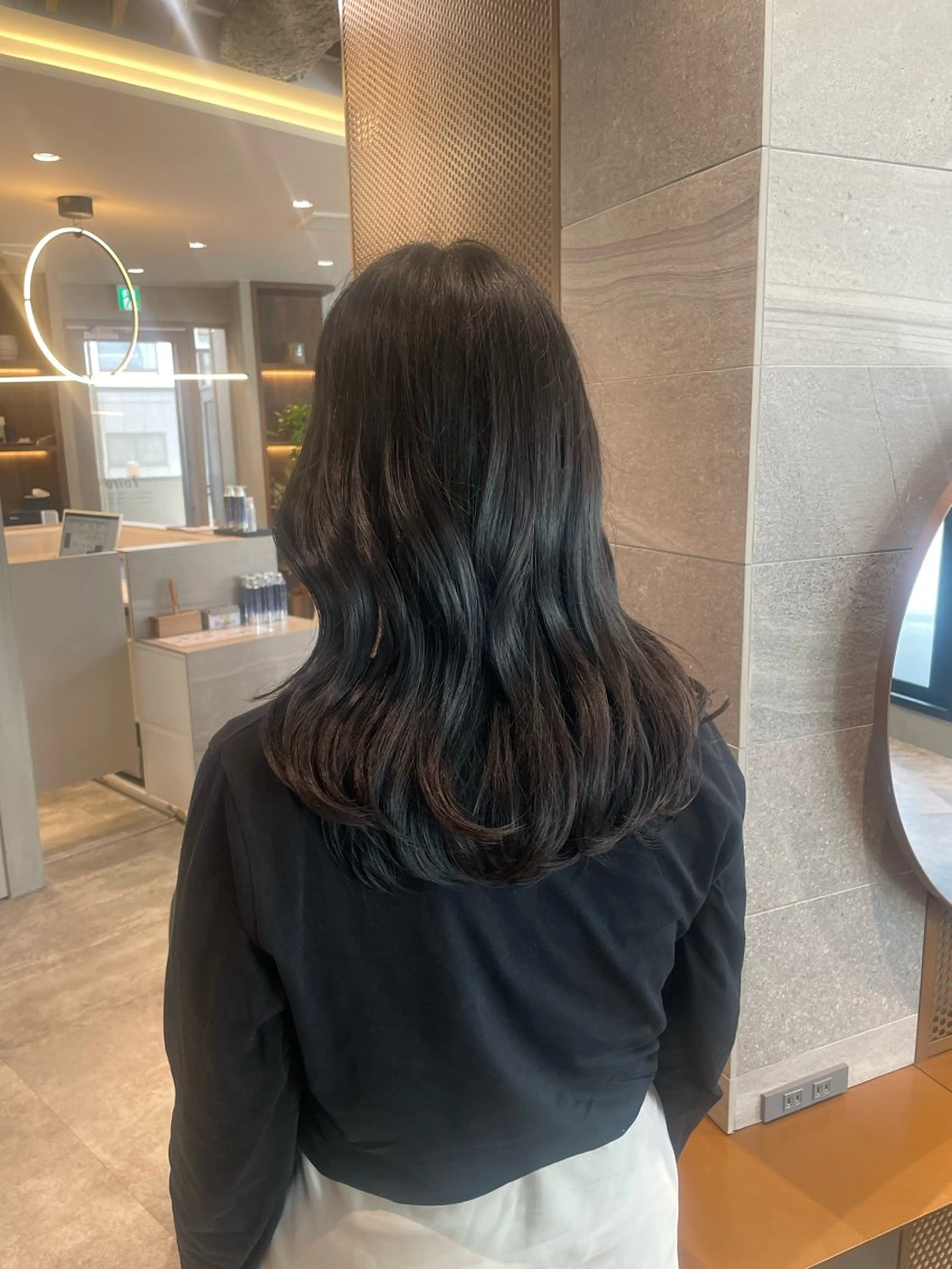 ミディアム Toiro 新宿所属・新宿/新宿三丁目 yuinaのヘアスタイル