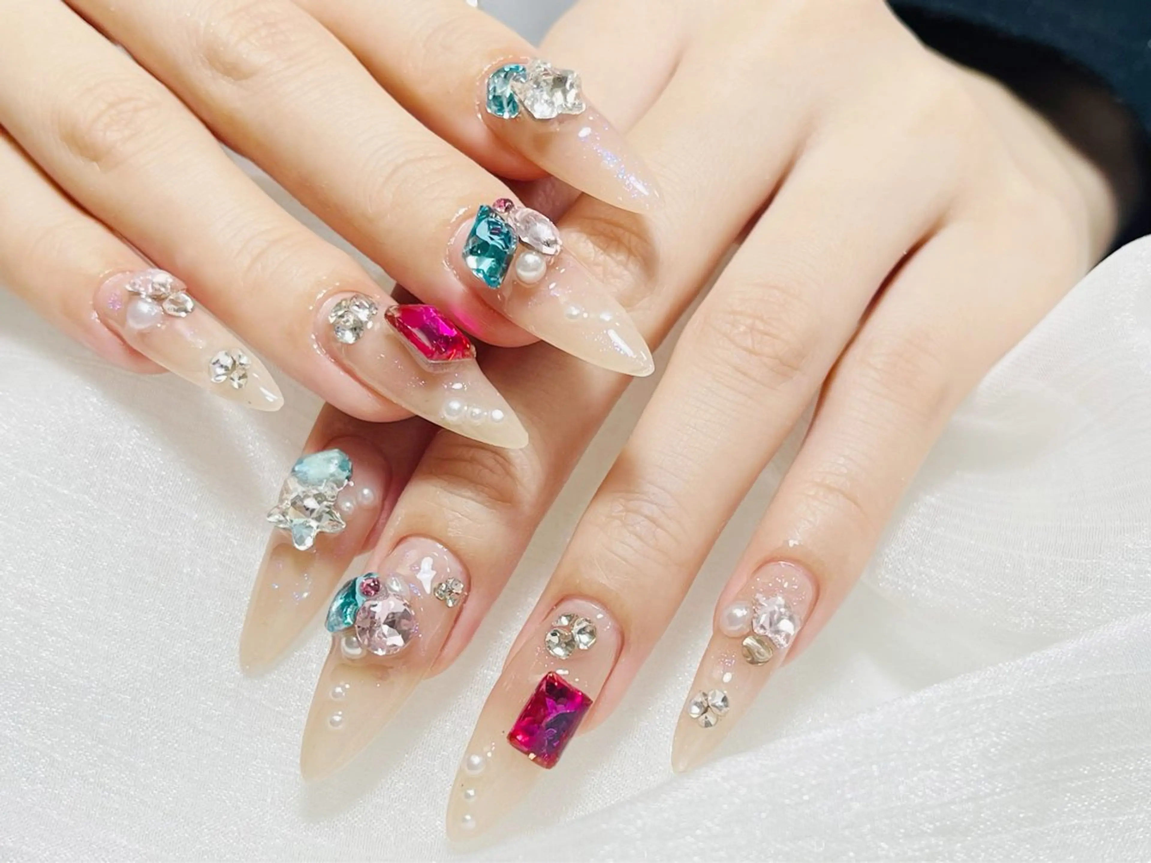 ネイル ハンドネイル 🎀ネイルサロン エクラYUI🎀のネイルデザイン