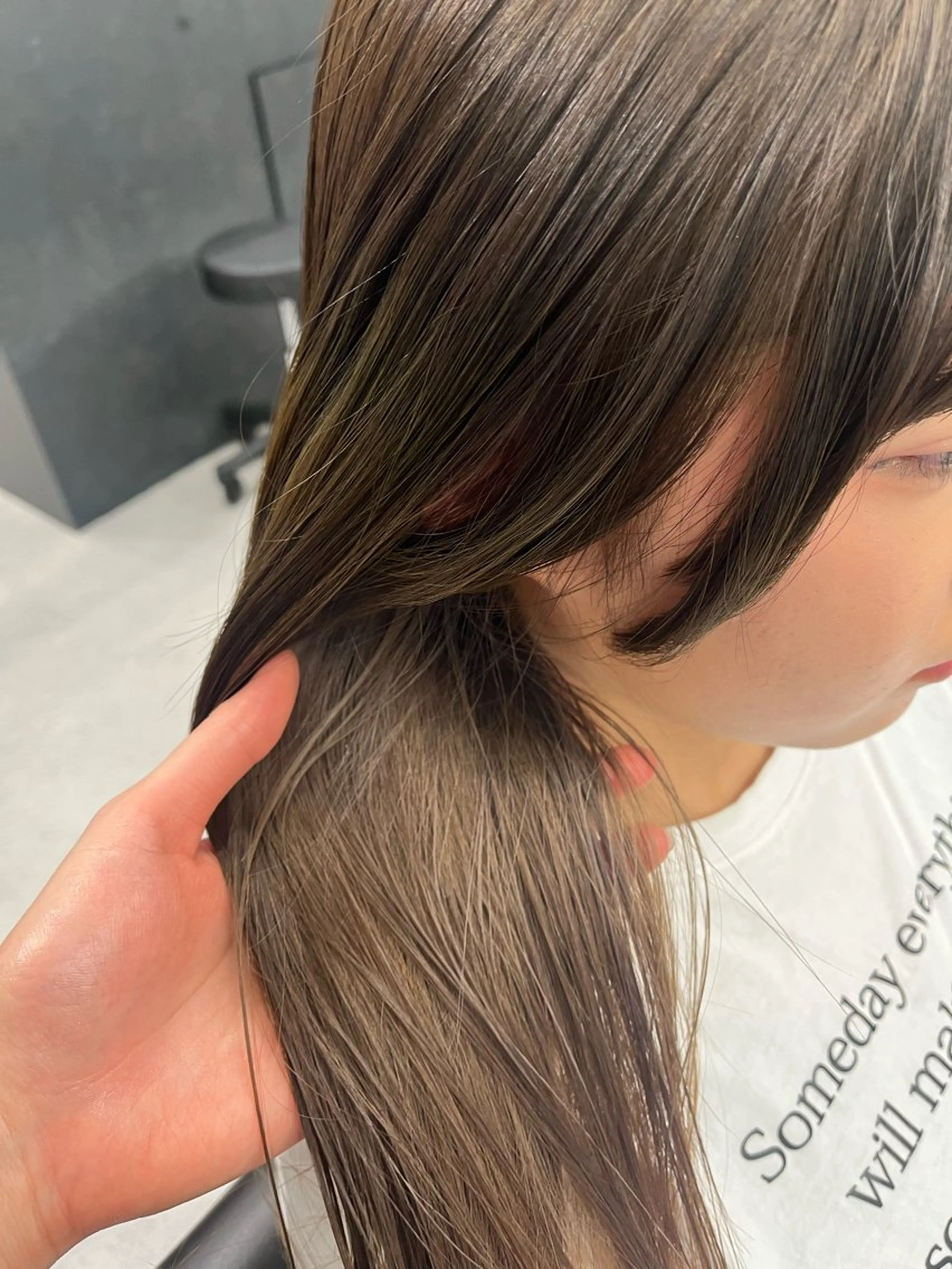 ロング カラー ベージュカラー ブリーチ インナーカラー いろあそび所属・カットモデル無料✨ 募集中✂️みなみ♥️のヘアスタイル