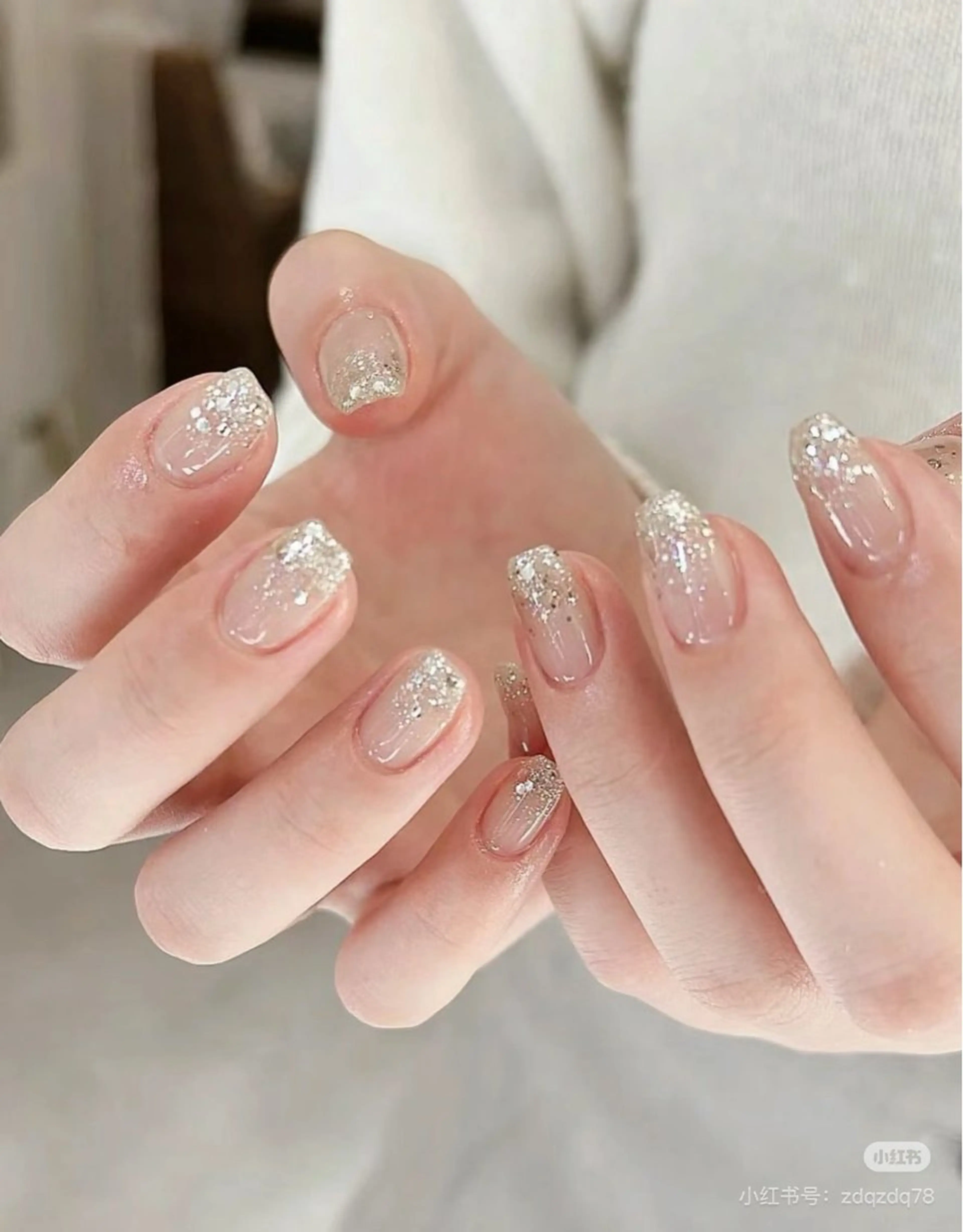 「✨人気の一番」【🉐️35%】100色ラメグラネイル〈パッツ2本付き〉の写真