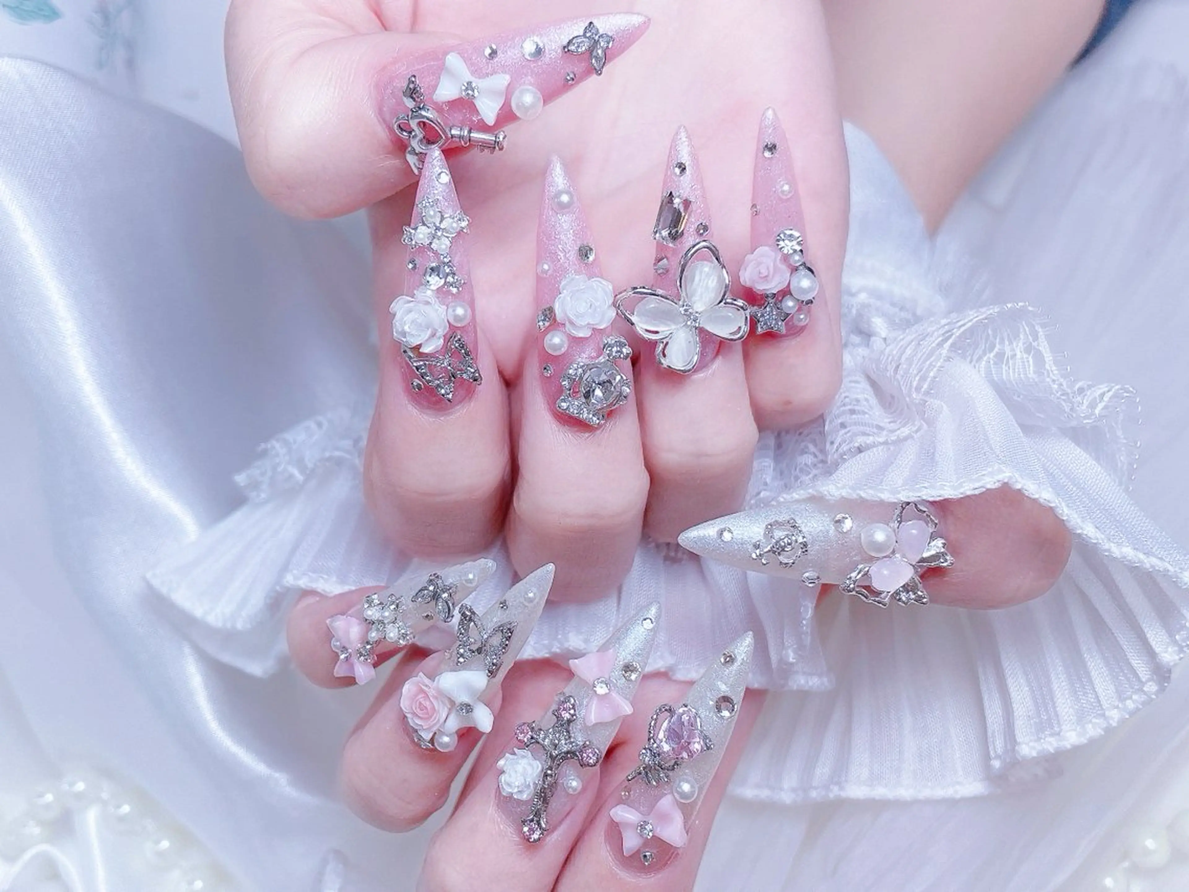 ネイル クリアネイル ロングネイル マグネットネイル 大理石ネイル(マーブル) 春ネイル ハンドネイル princess 木戸　唯のネイルデザイン