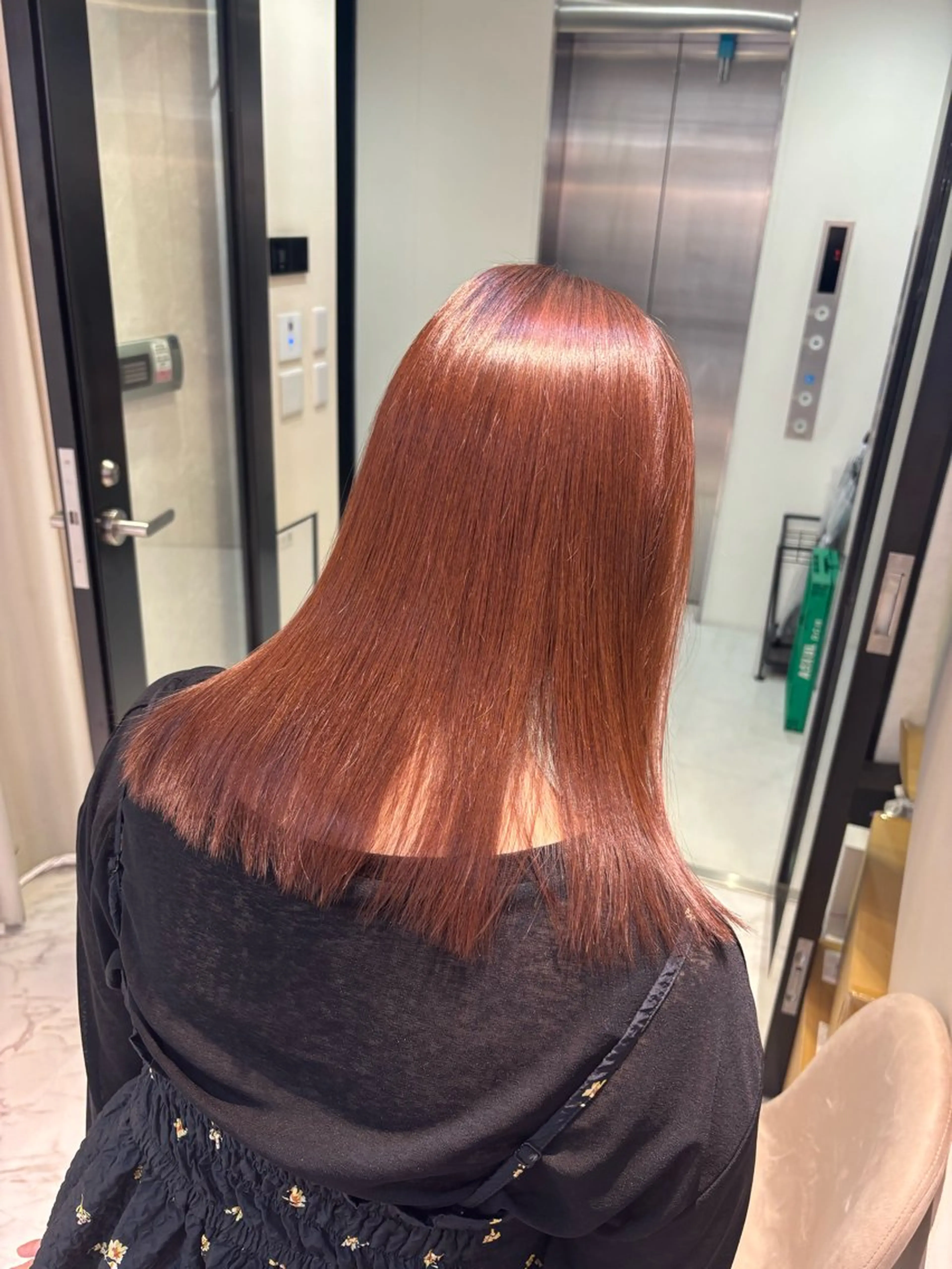 ミディアム カラー ヘアカラー トリートメント youres hair 新宿3丁目店所属・🍫ハイトーン✖︎ 髪質改善🍫柴田のヘアスタイル