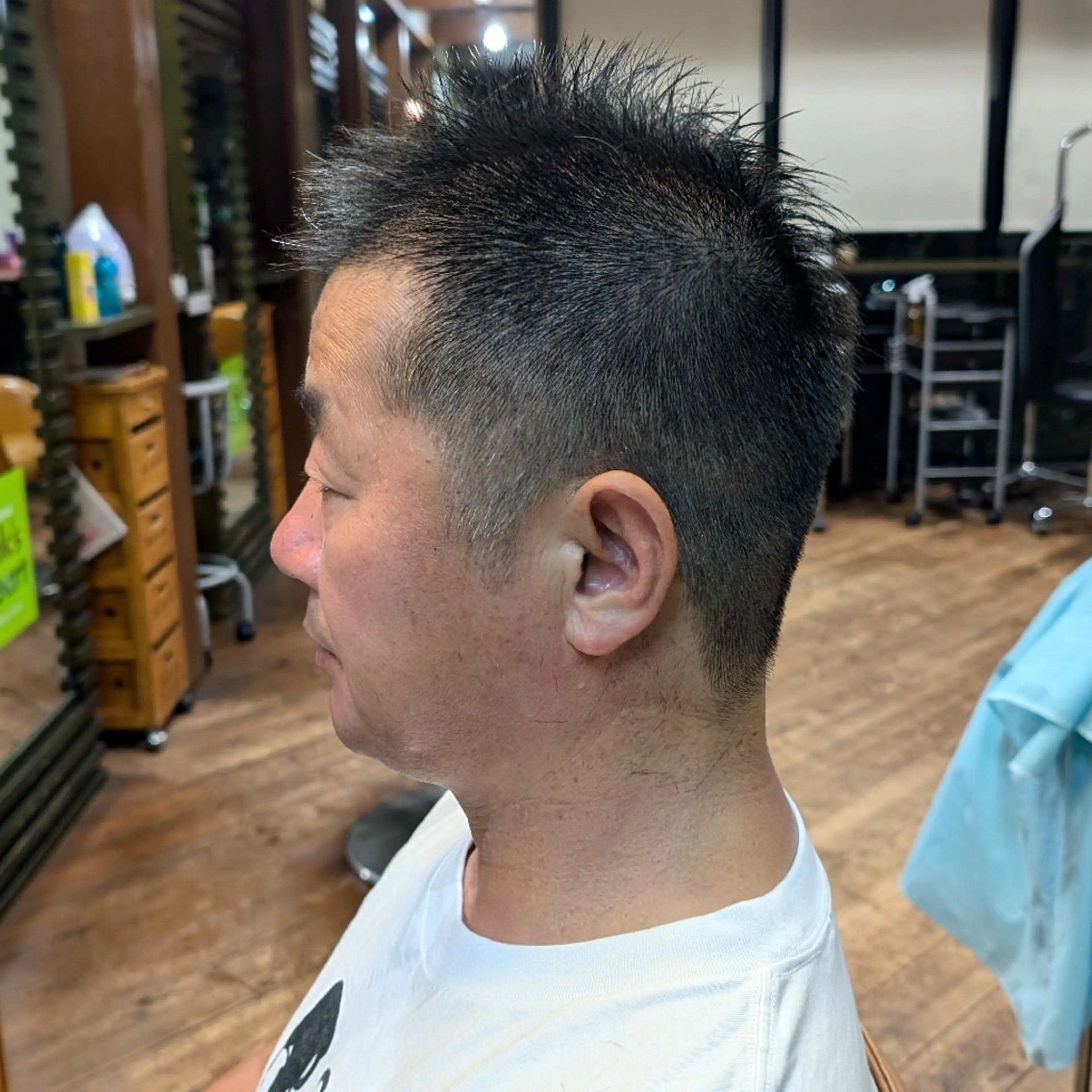 ショート メンズ 刈り上げ 本田 圭輔のヘアスタイル