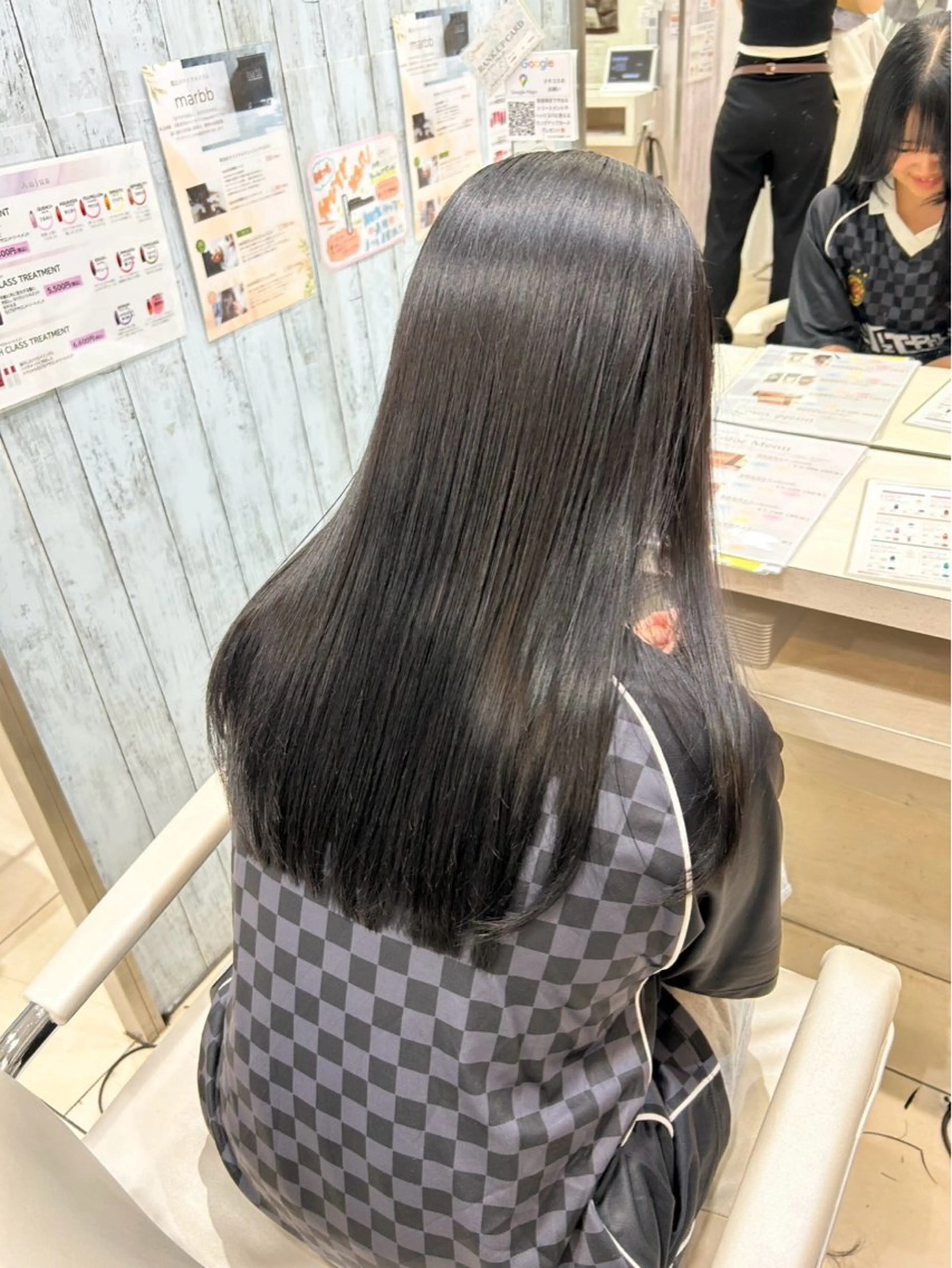 セミロング トリートメント 【髪質改善カラー】 あむ·. ⟡ 🖤のヘアスタイル