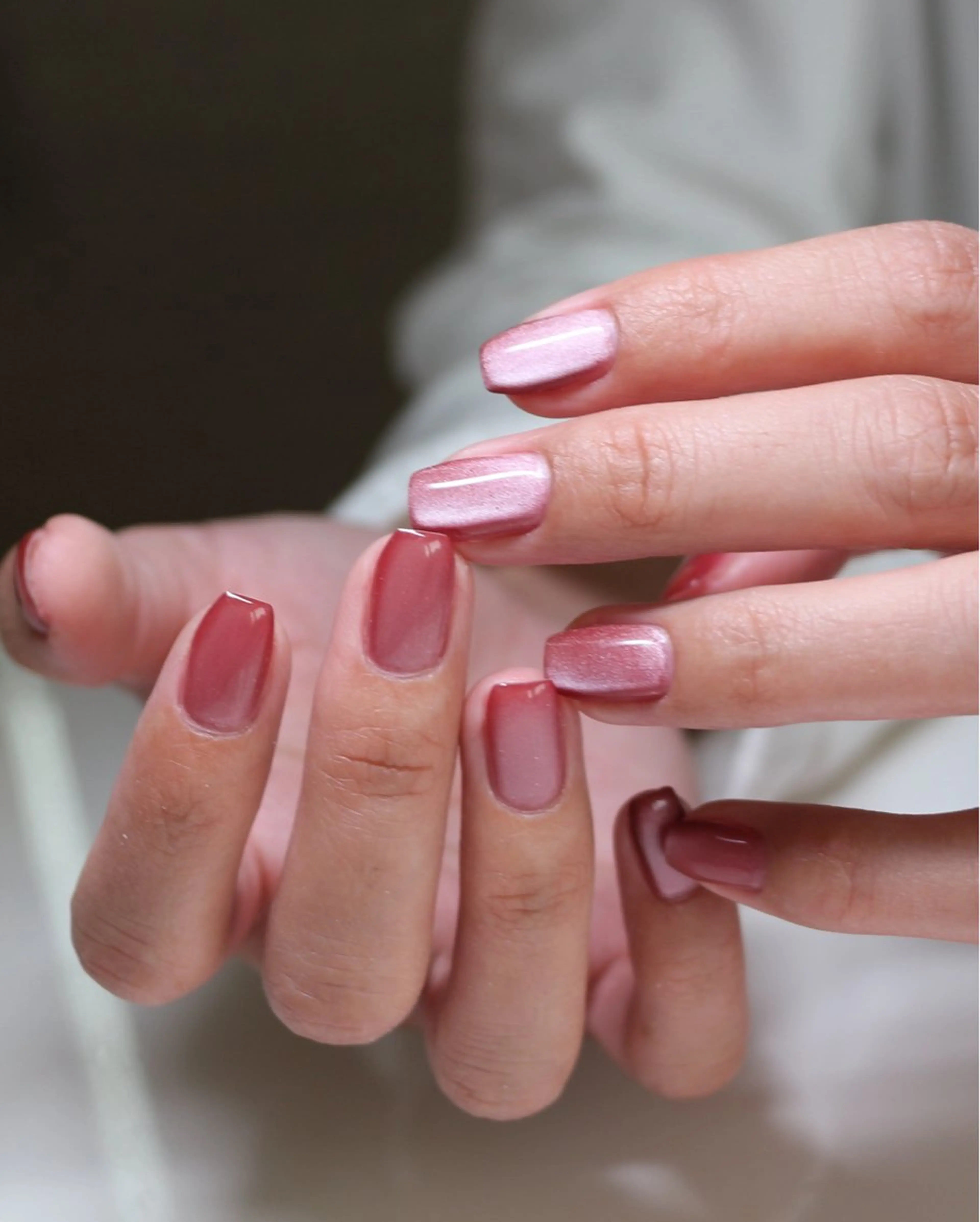 ネイル 韓国ネイル マグネットネイル ミラーネイル 赤色 ハンドネイル Baku Nailsのネイルデザイン