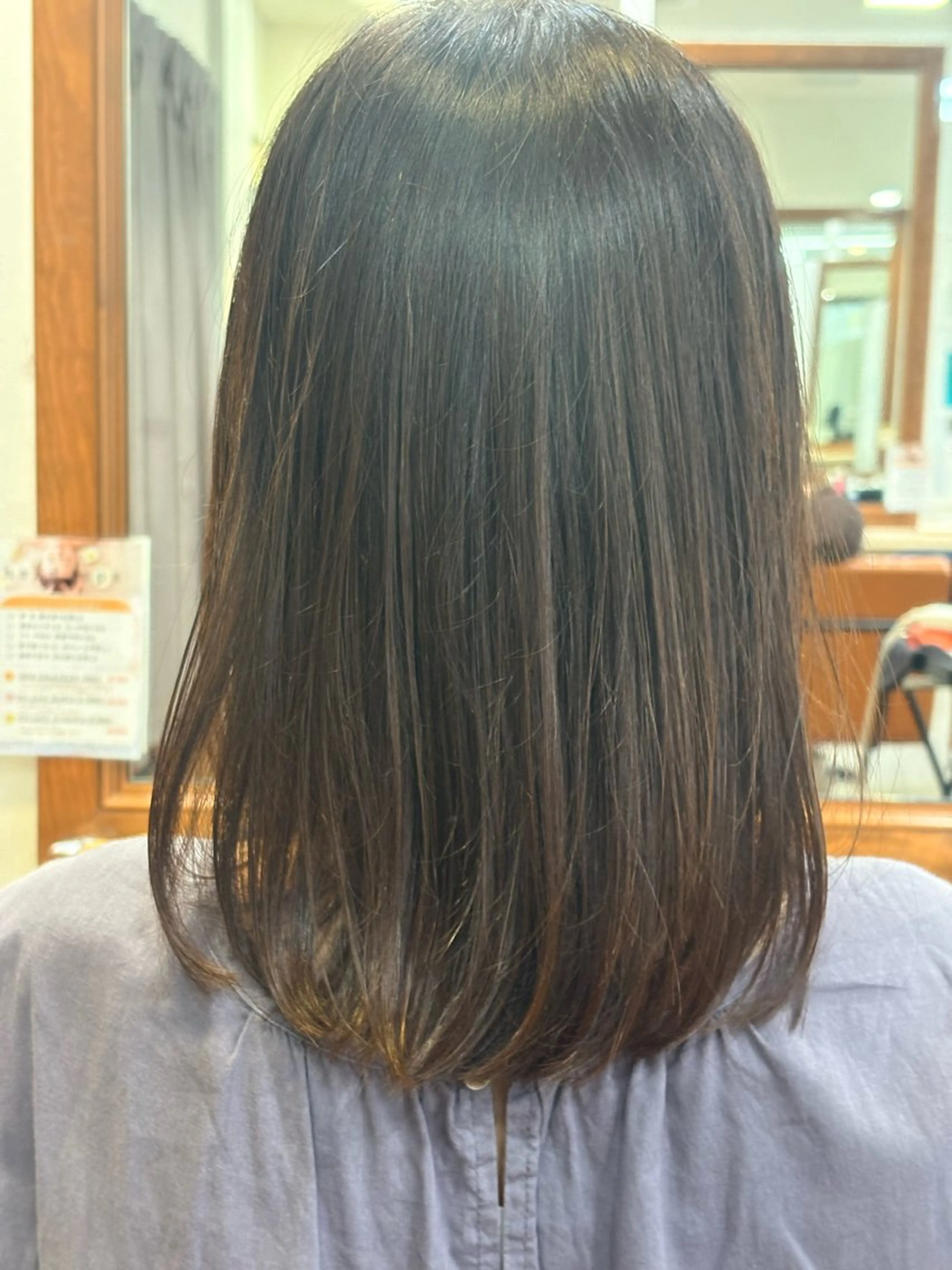 ミディアム レイヤーカット 宮越 えこのヘアスタイル