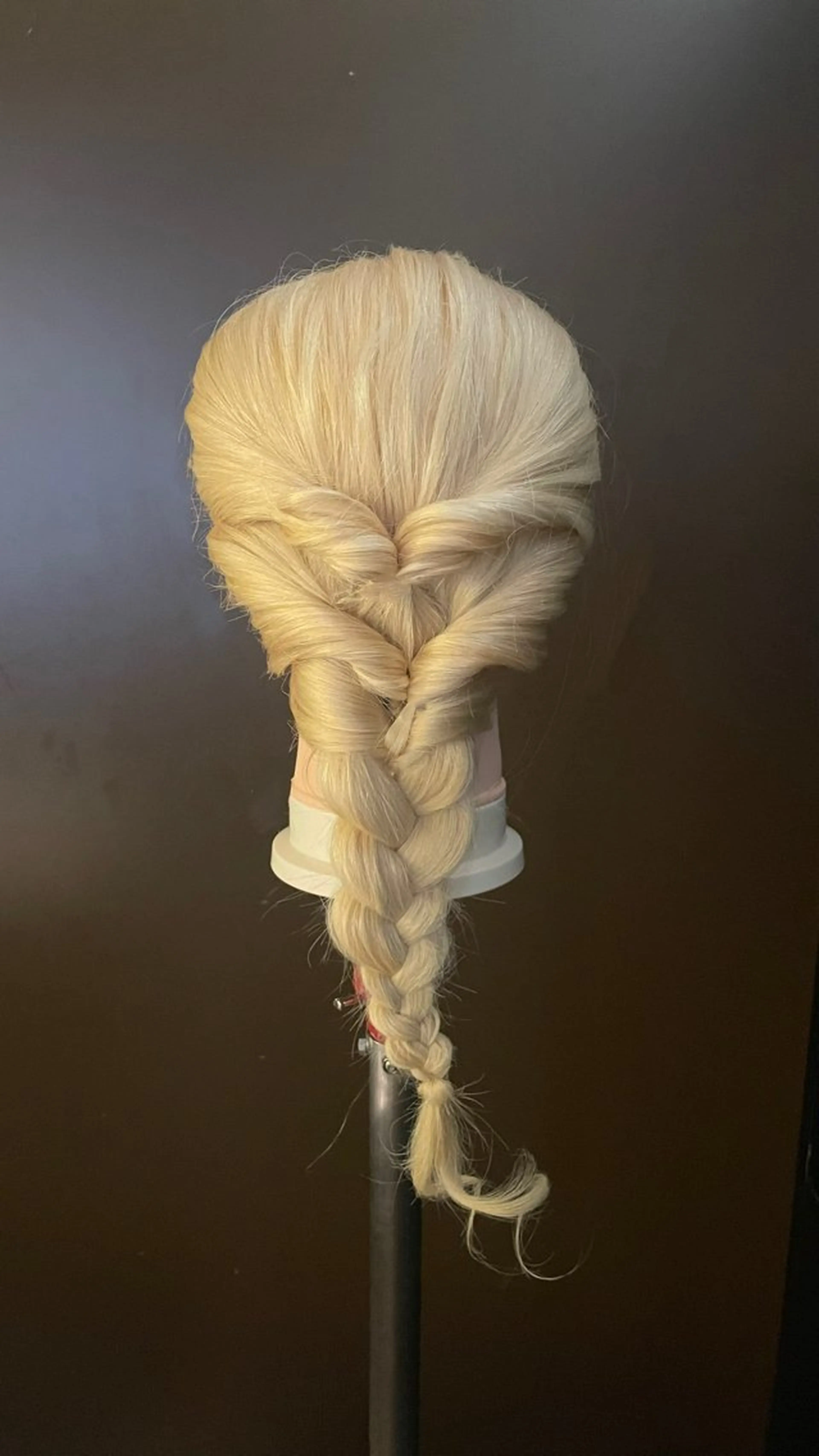 ロング ヘアアレンジ 青木 美樹の眉毛・アイブロウイメージ