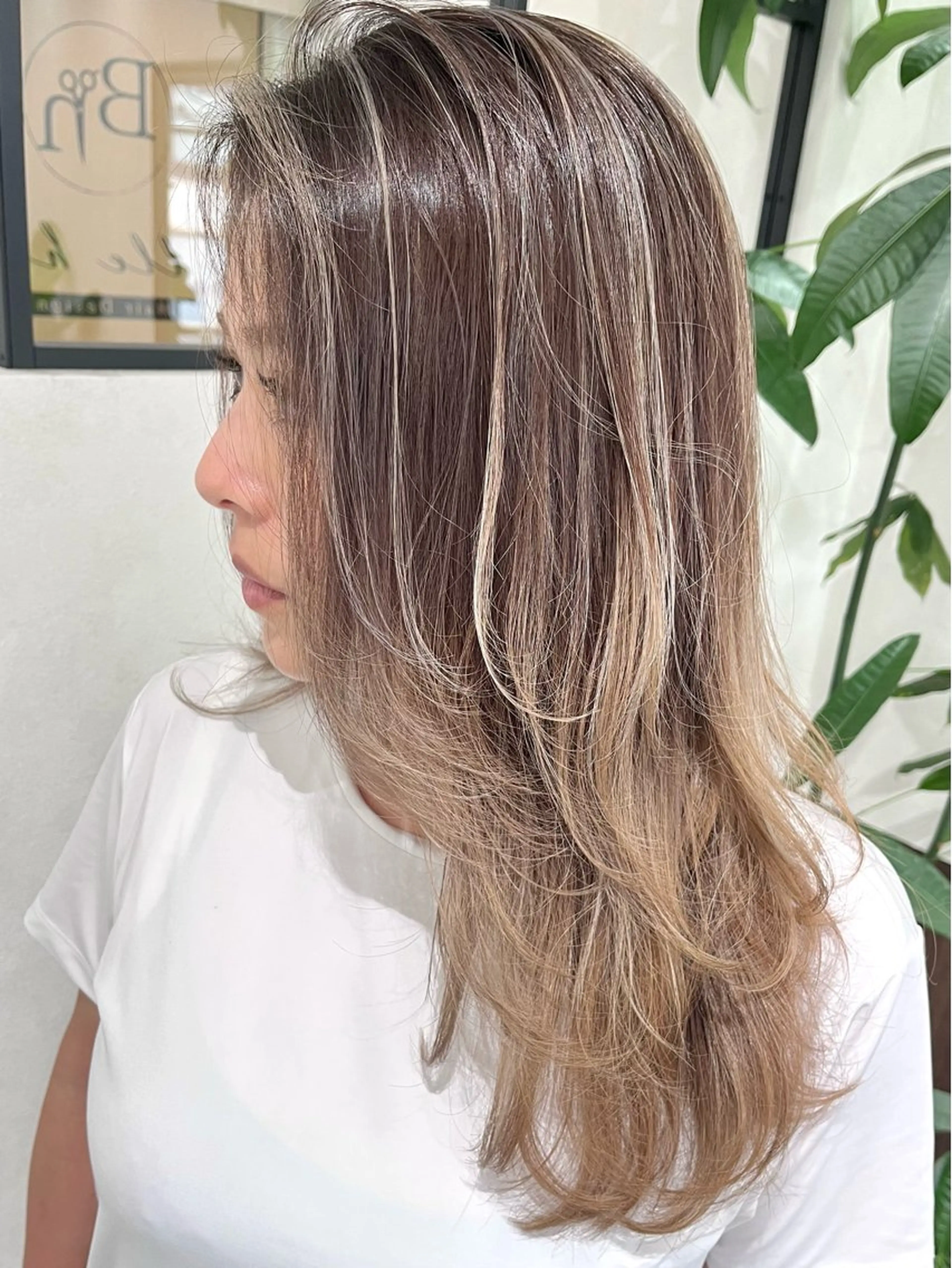 セミロング カラー ヘアアレンジ ハイライトカラー ハイライト Belle hair Design青野大貴のヘアスタイル