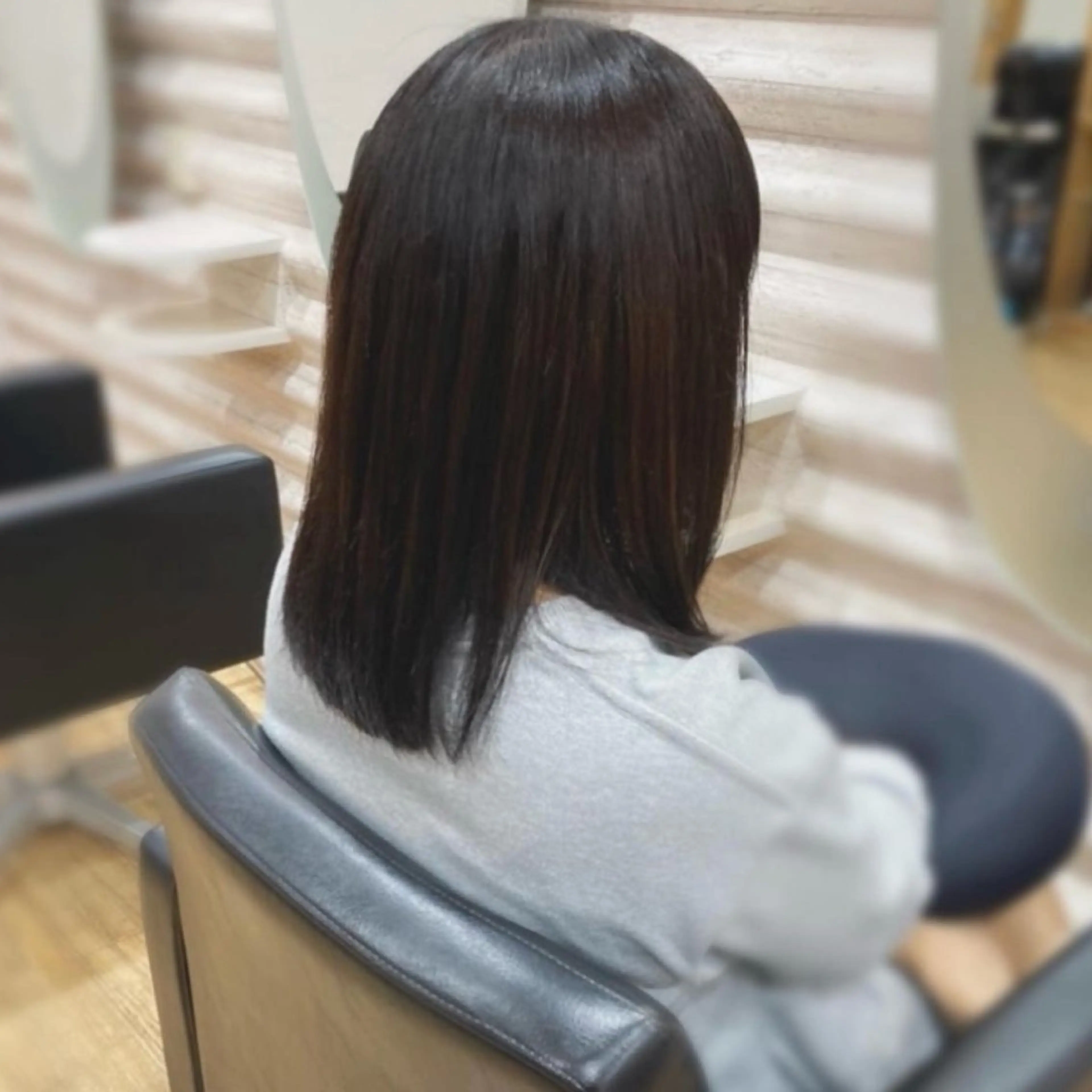 セミロング カラー 髪質改善 トリートメント 『艶髪』で印象が激変 ！髪質改善専門KONのヘアスタイル