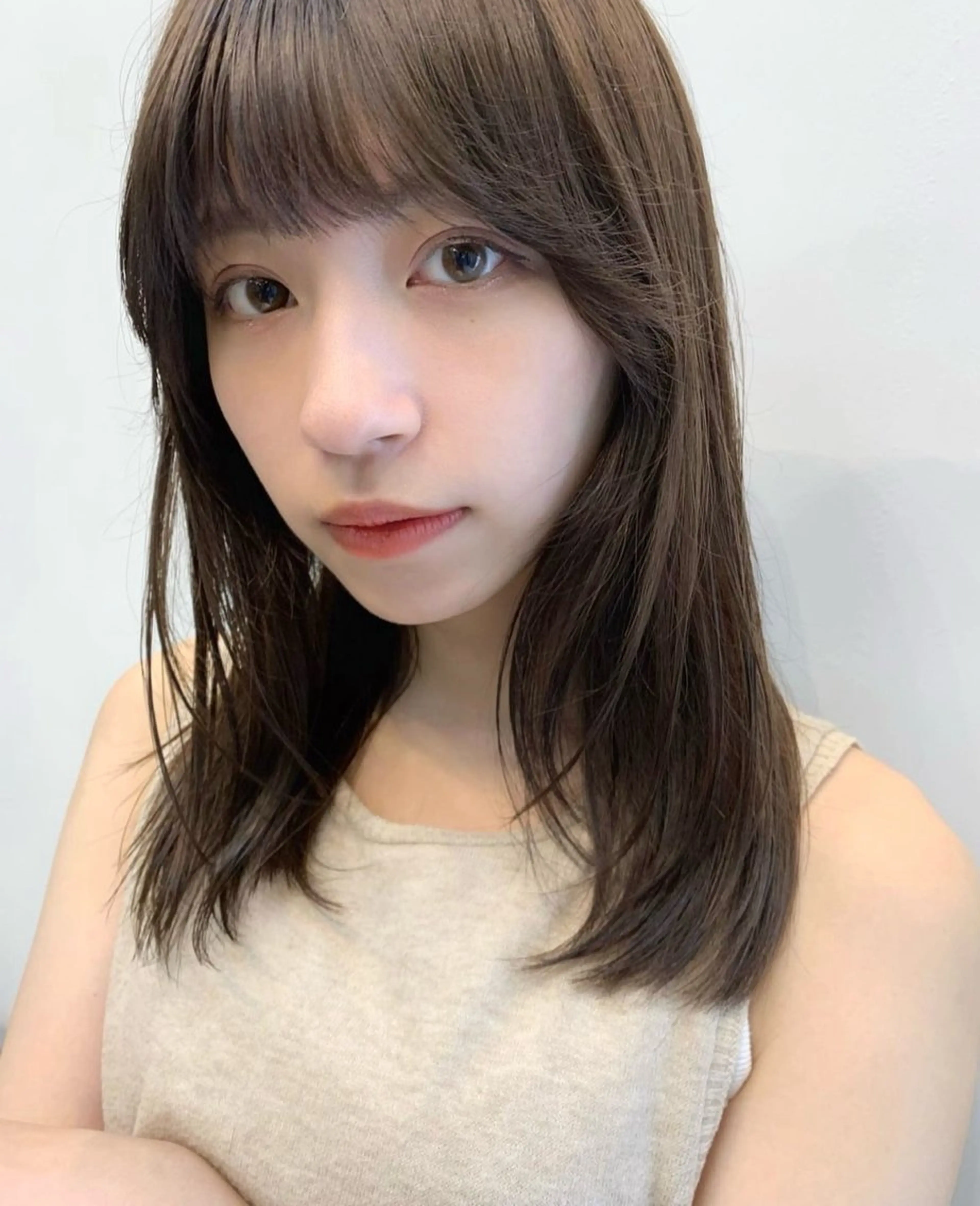 セミロング 顔周りカット レイヤーカット 吉川 陽菜のヘアスタイル