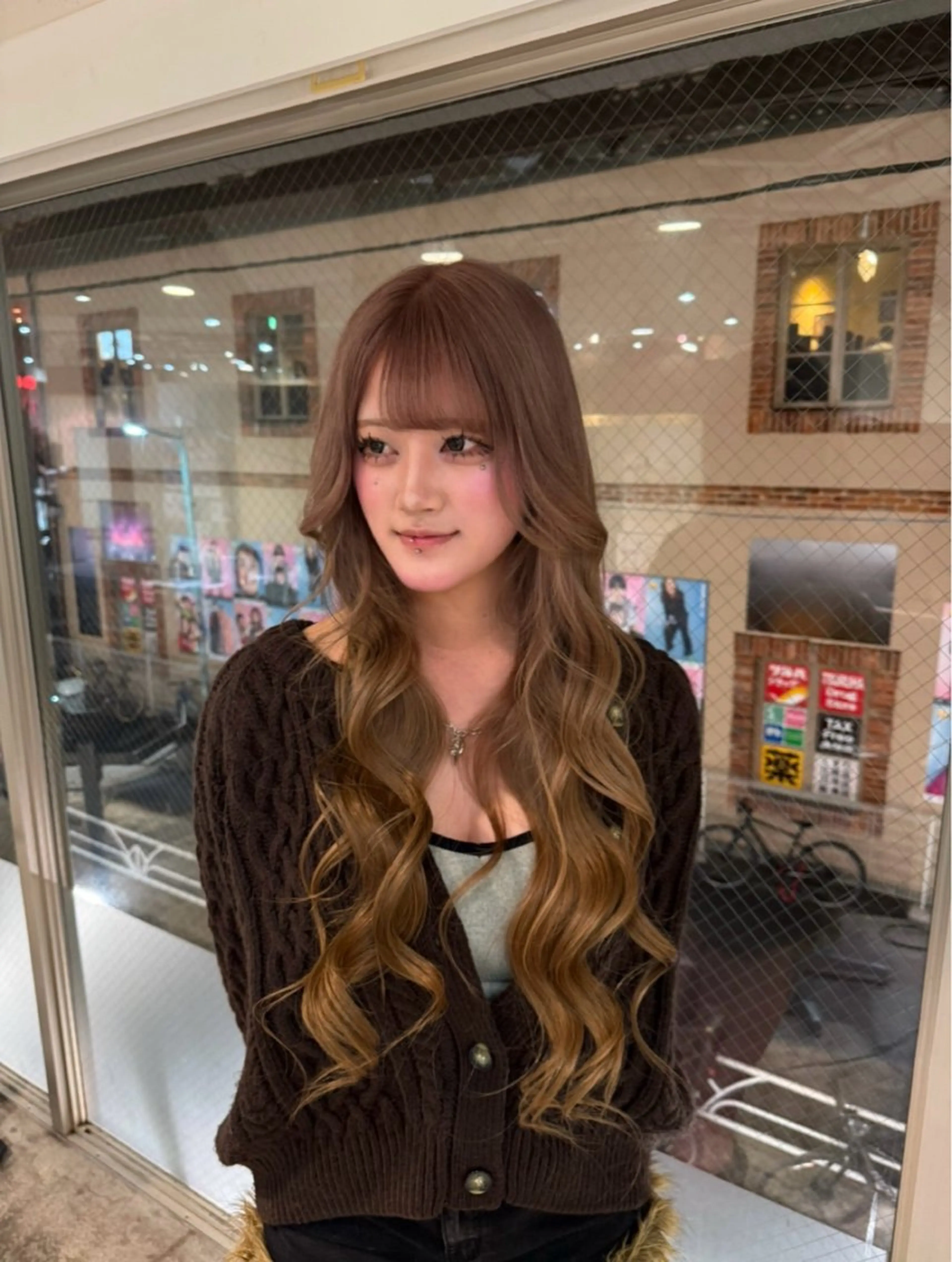 ロング ヘアカラー WELLY  TOKYO所属・🌈レイヤーカット/ ハイトーン🌈タクマのヘアスタイル